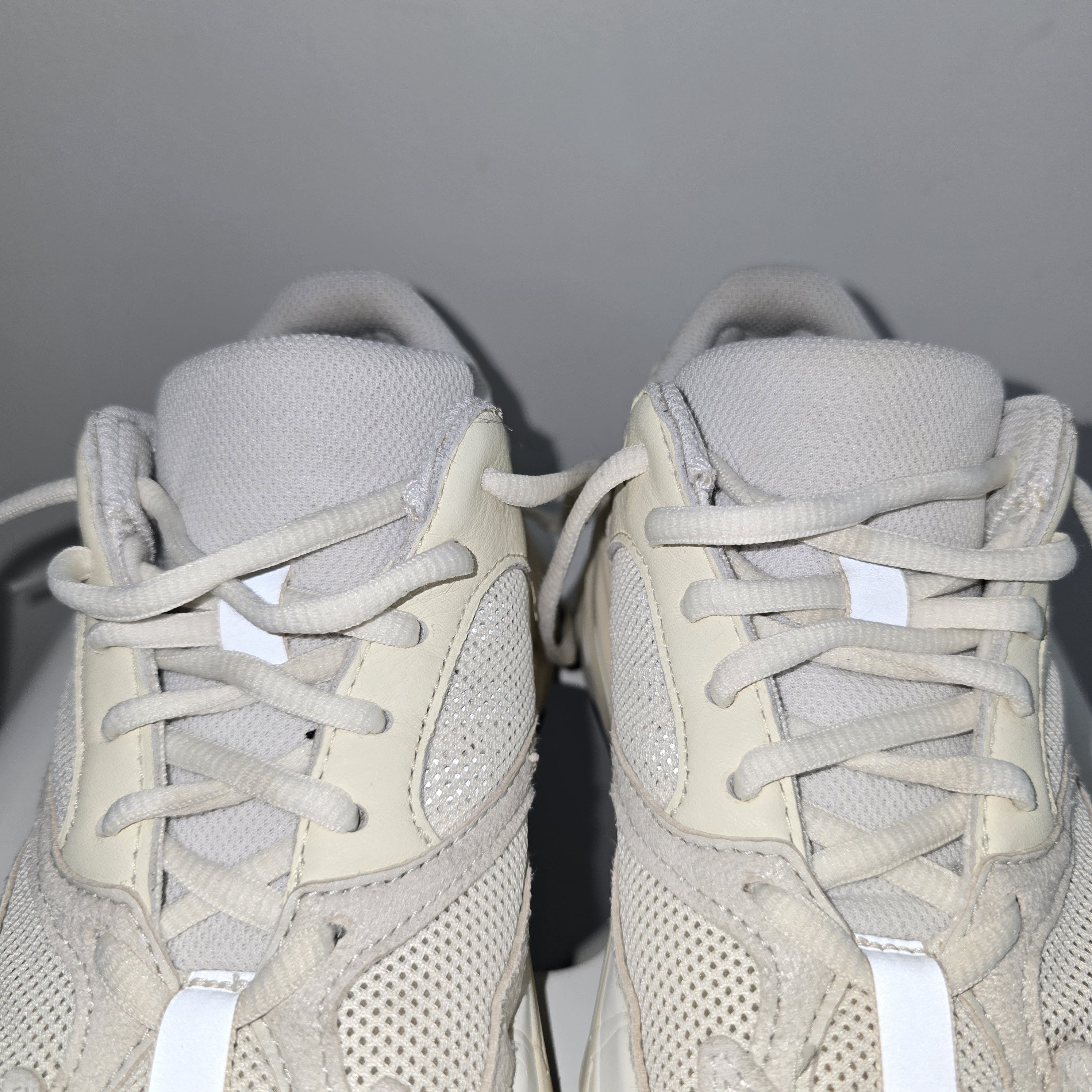 Adidas × Kanye West Yeezy 700 Analog Size 6 Size US 6 / EU 39 - 12 Thumbnail