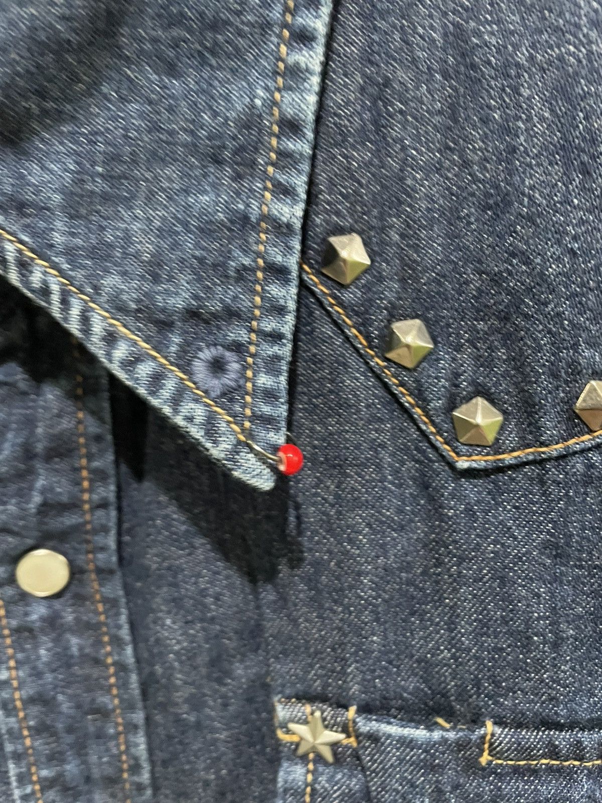 Japanese Brand GOWEST PEARL SNAP BUTTON STUDDED DENIM SHIRT Size US M / EU 48-50 / 2 - 5 Thumbnail
