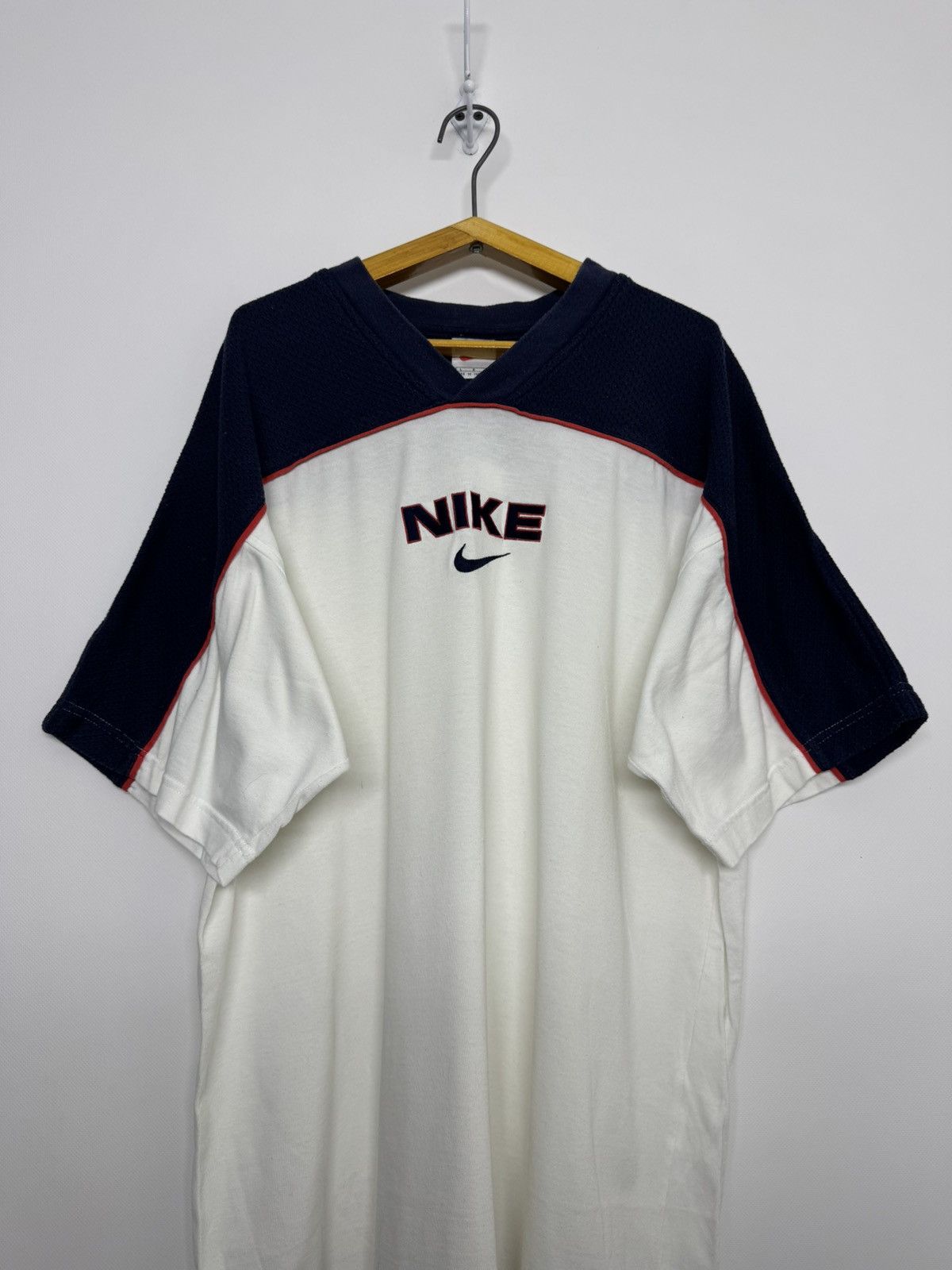 Nike Nike y2k Vintage Big Logo T Shirt Size US L / EU 52-54 / 3 - 3 Thumbnail