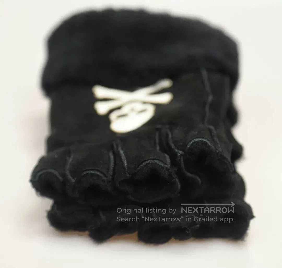 Mastermind Japan mastermind Japan MMJ Shearling Skull Gloves. Size ONE SIZE - 5 Thumbnail