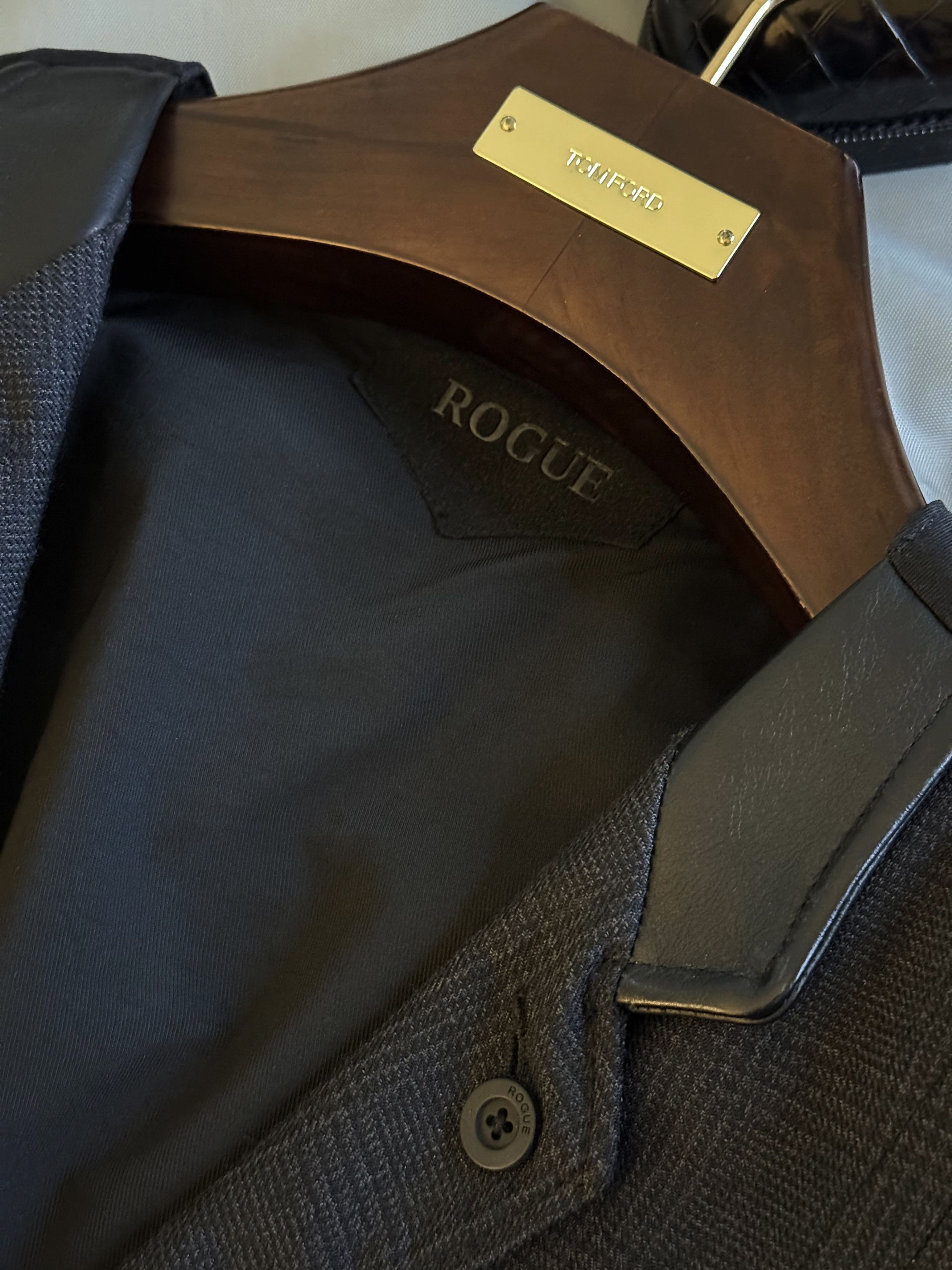 Rogue Effortless Cool ROGUE Leather Accent Vest, Badass Details Size 40R - 20 Thumbnail