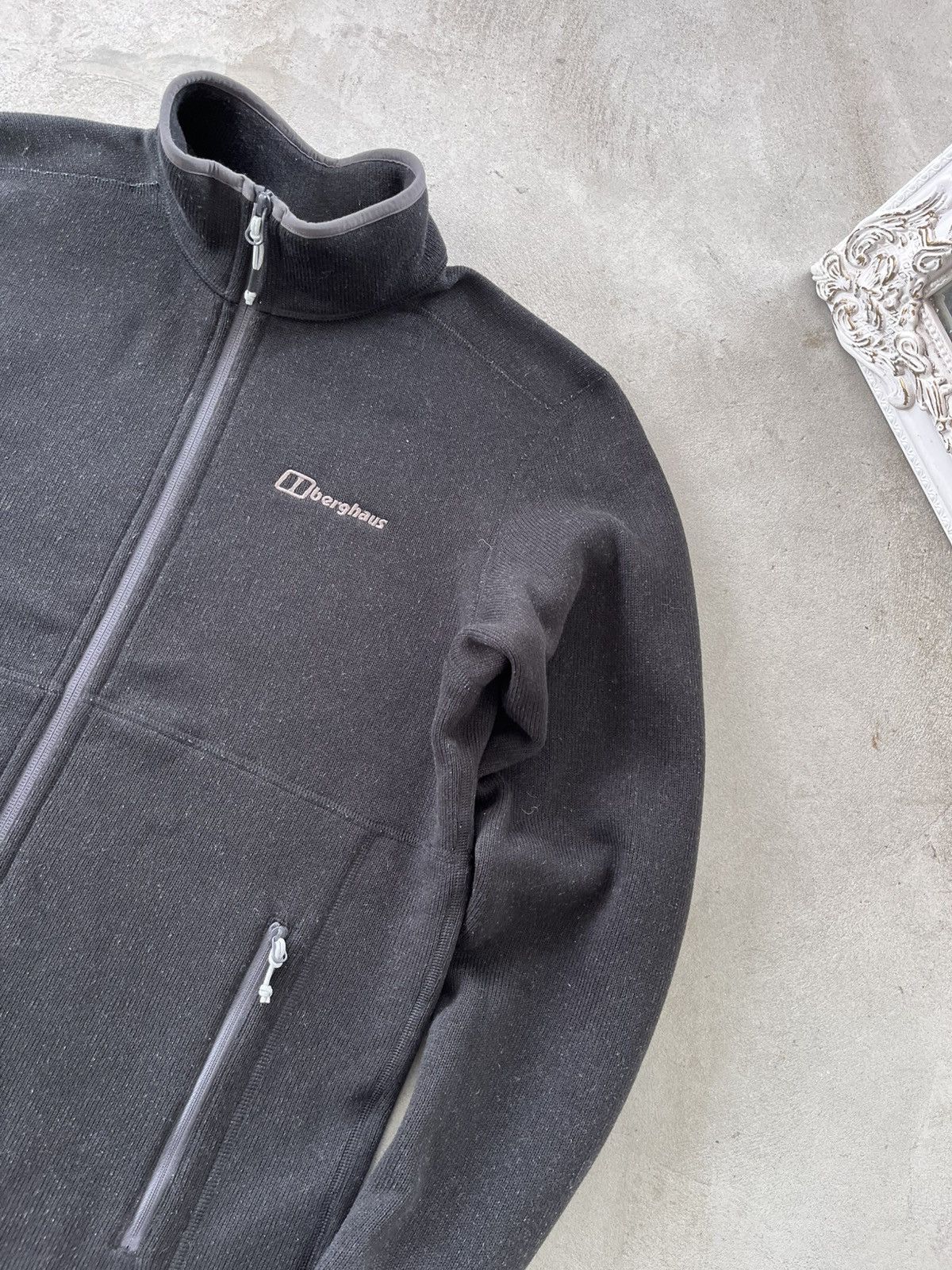 Berghaus Vintage Berghaus Polar Fleece Zip Jacket Black Outdoor Size US S / EU 44-46 / 1 - 5 Thumbnail