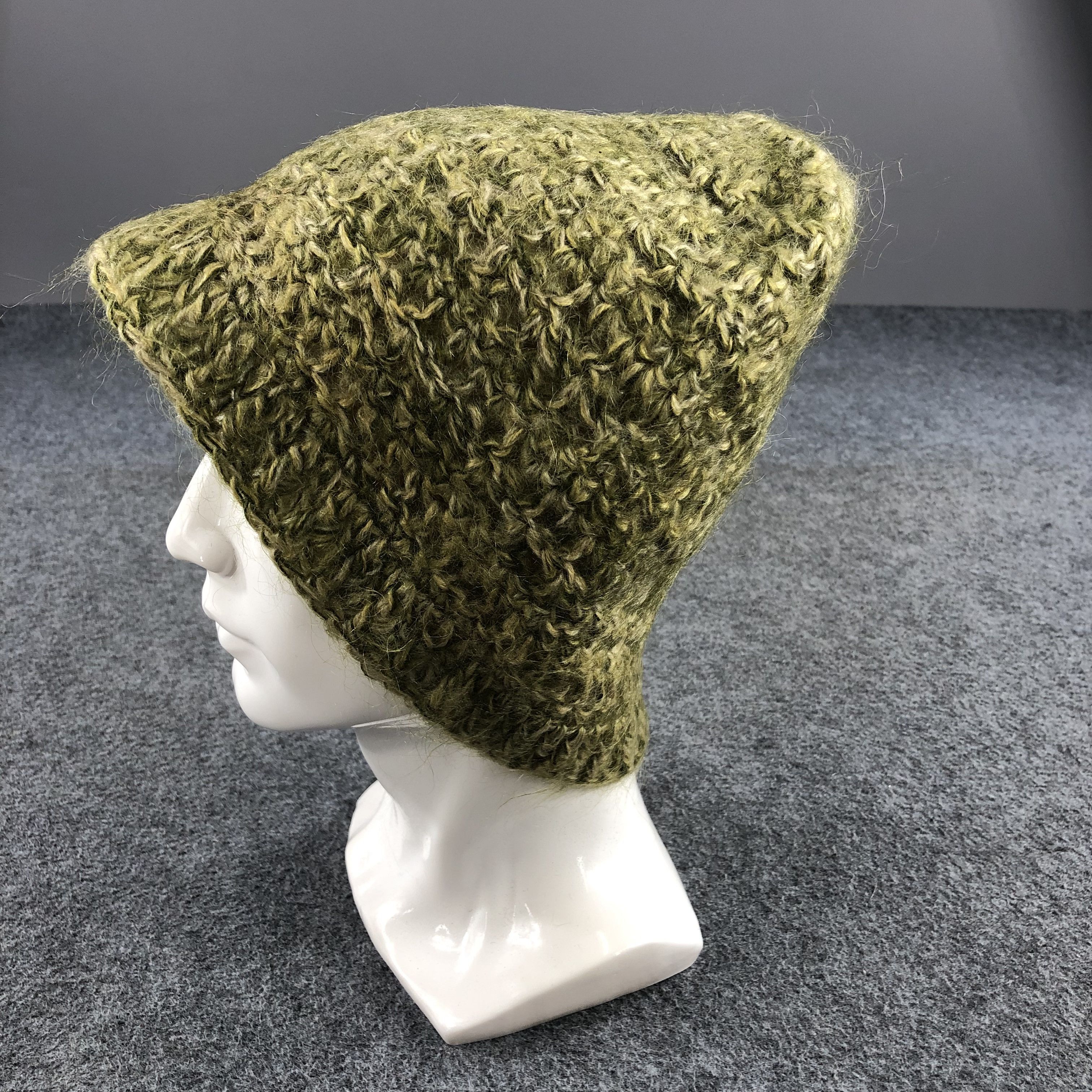 Vintage Unknown Green Knitted Beanie Snowcap Snow Hat B378 Size ONE SIZE - 1 Thumbnail