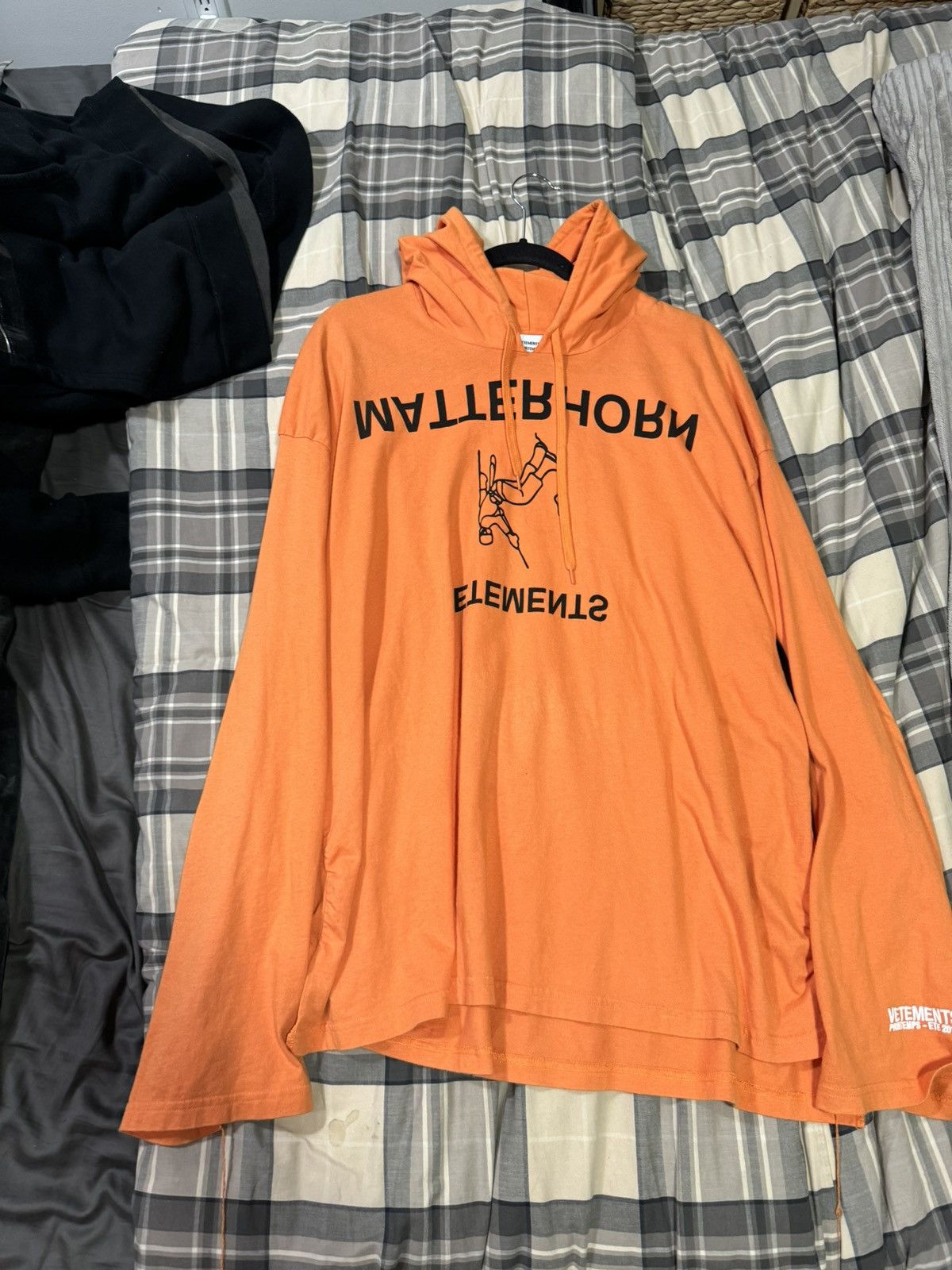 Vetements matterhorn hoodie hotsell