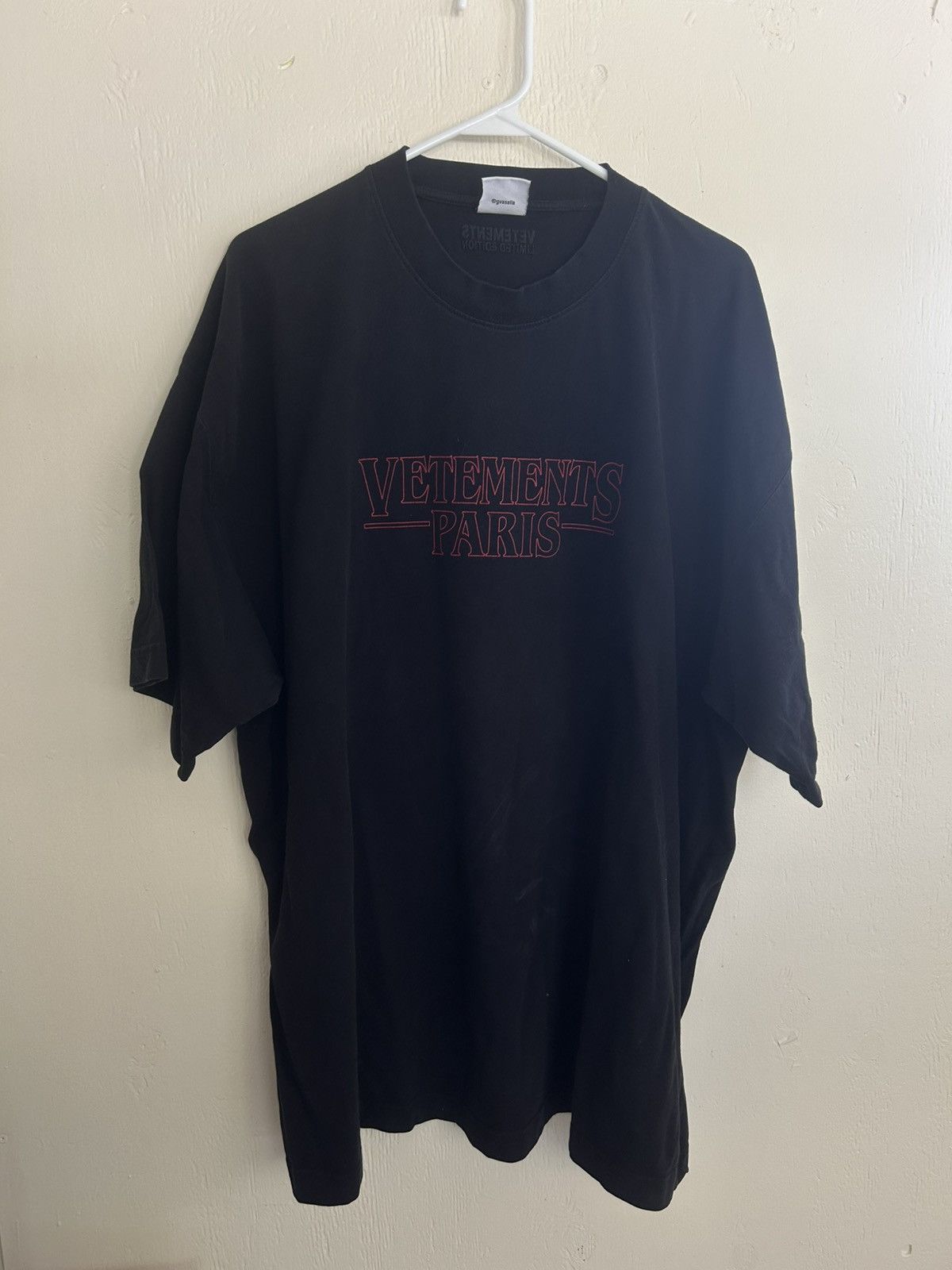 Vetements Paris Logo Black Oversized T-shirt