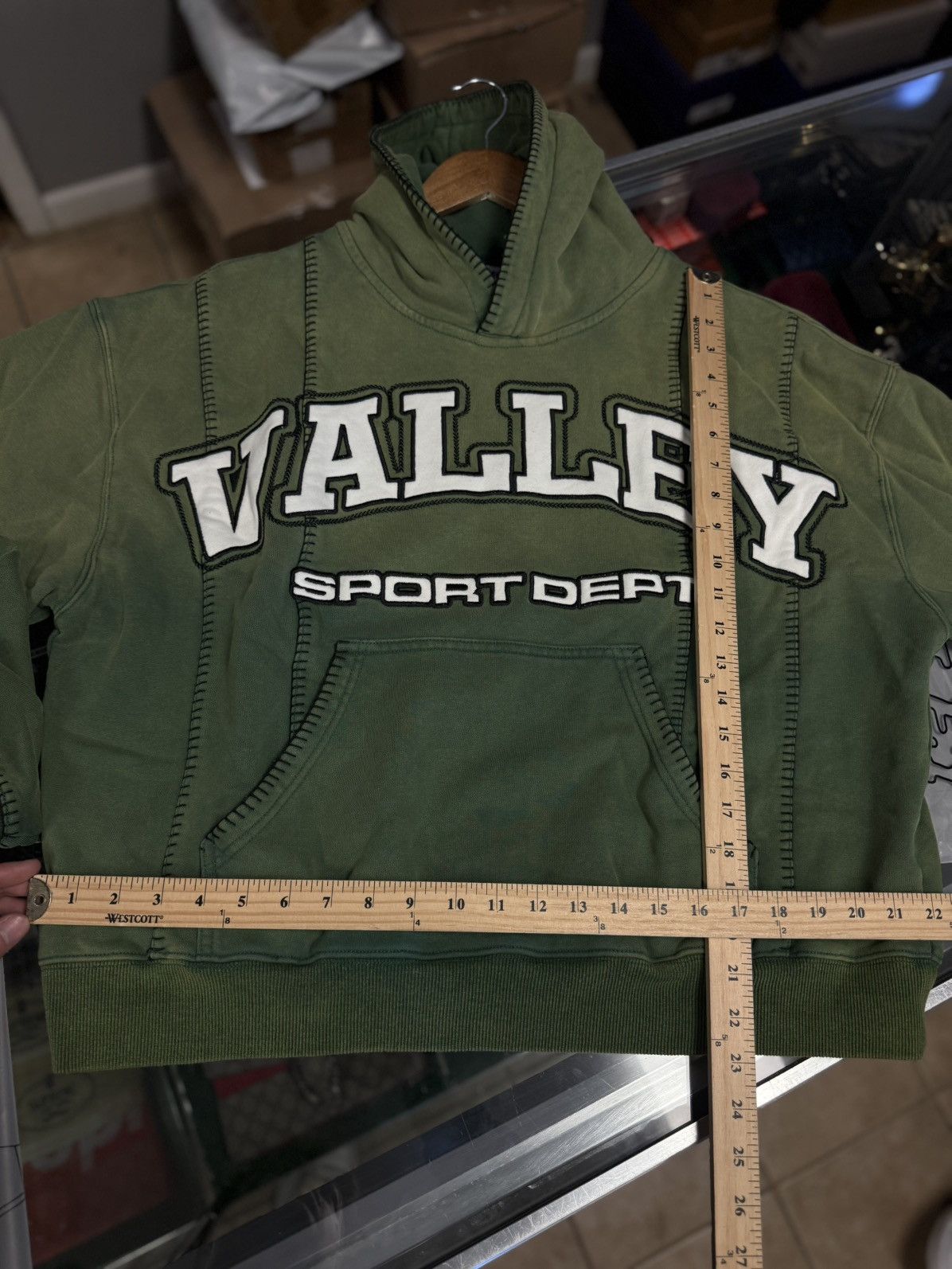 Vale Valley Green Pullover Hoodie Size XL (NEW) Size US XL / EU 56 / 4 - 7 Thumbnail