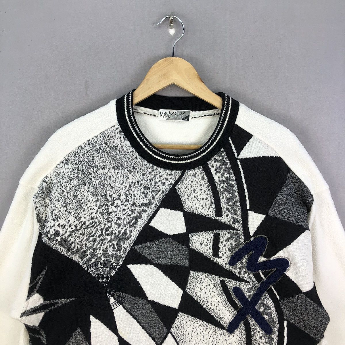 Japanese Brand Vintage 2000s Magic Son Black Monotone Sweater Size US L / EU 52-54 / 3 - 4 Thumbnail