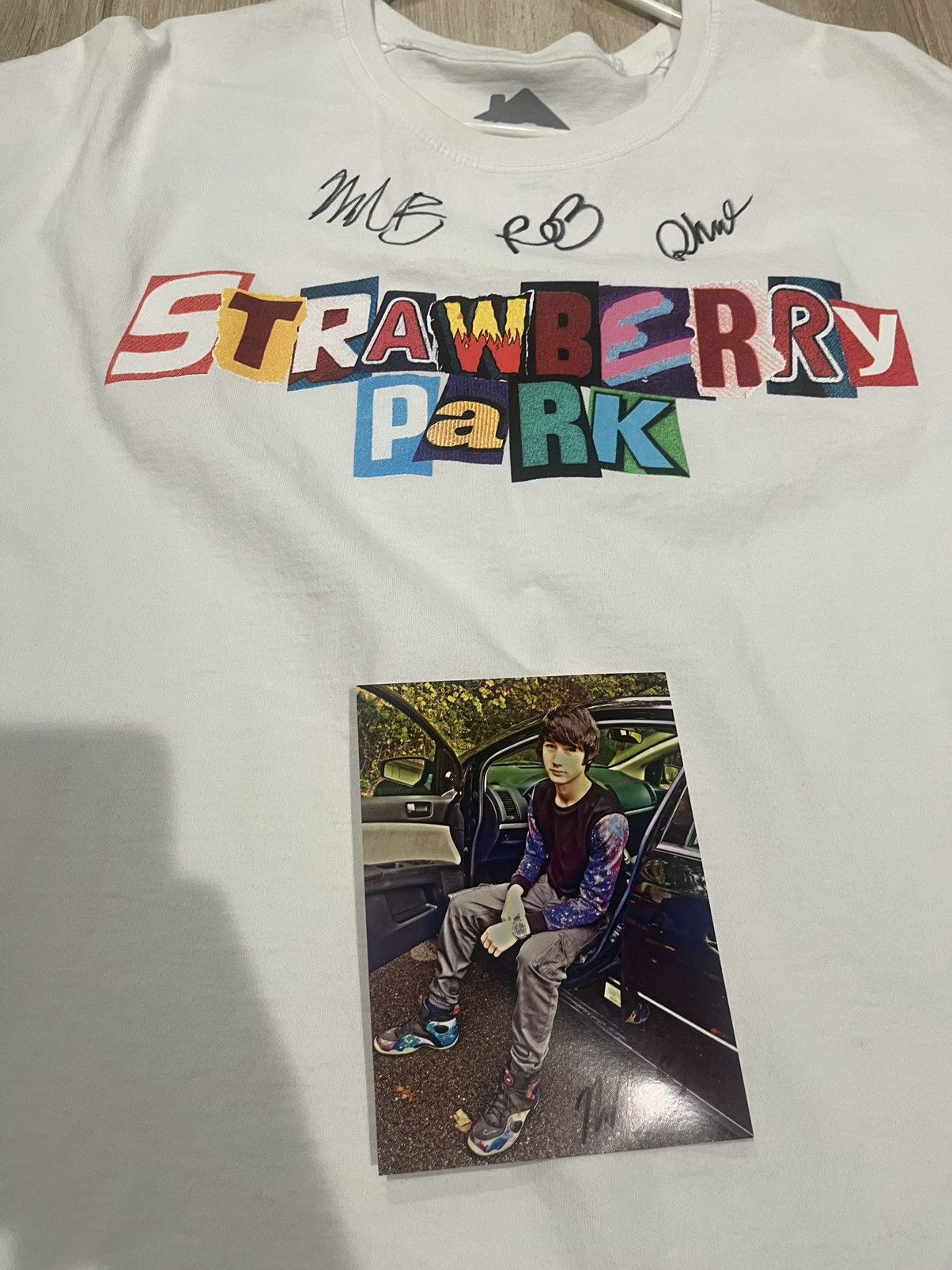 Other STRAWBERRY PARK SIGNED CROPPED TEE Size US L / EU 52-54 / 3 - 2 Thumbnail