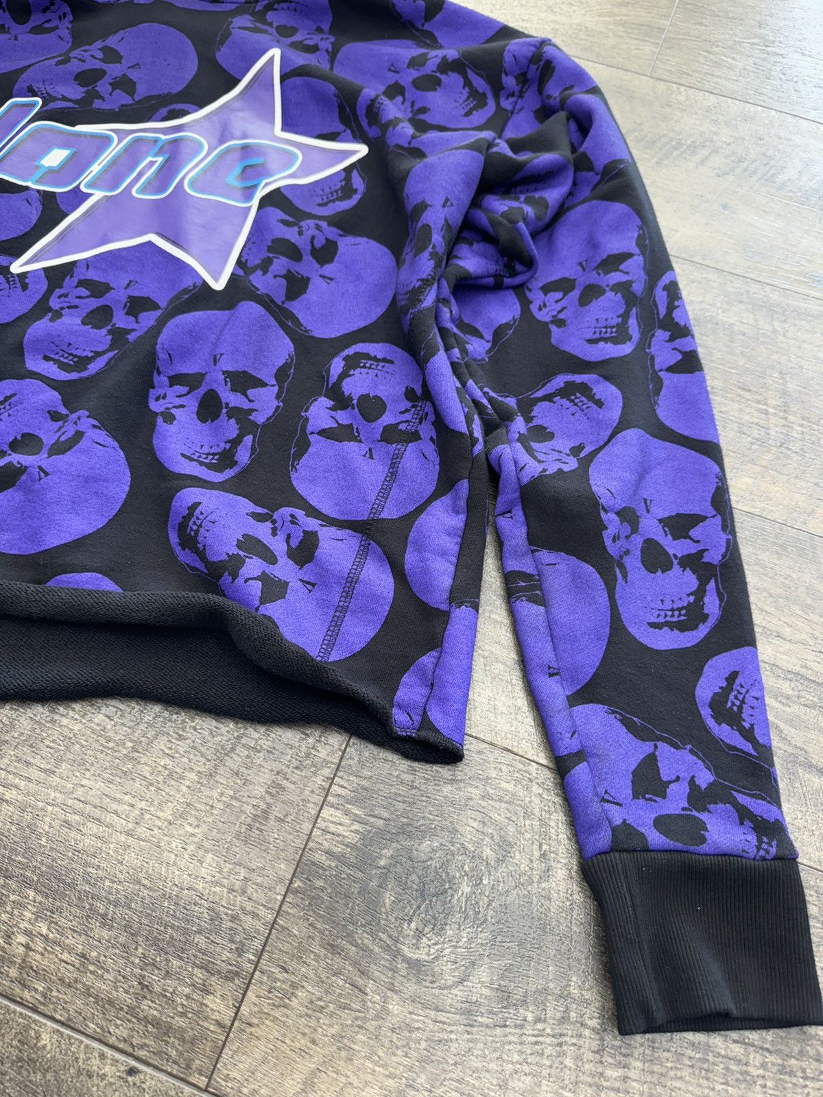 Vlone METRO FUSION CRYPT SKULLS OVERSIZED HOODIE PURPLE (M) Size US M / EU 48-50 / 2 - 6 Thumbnail