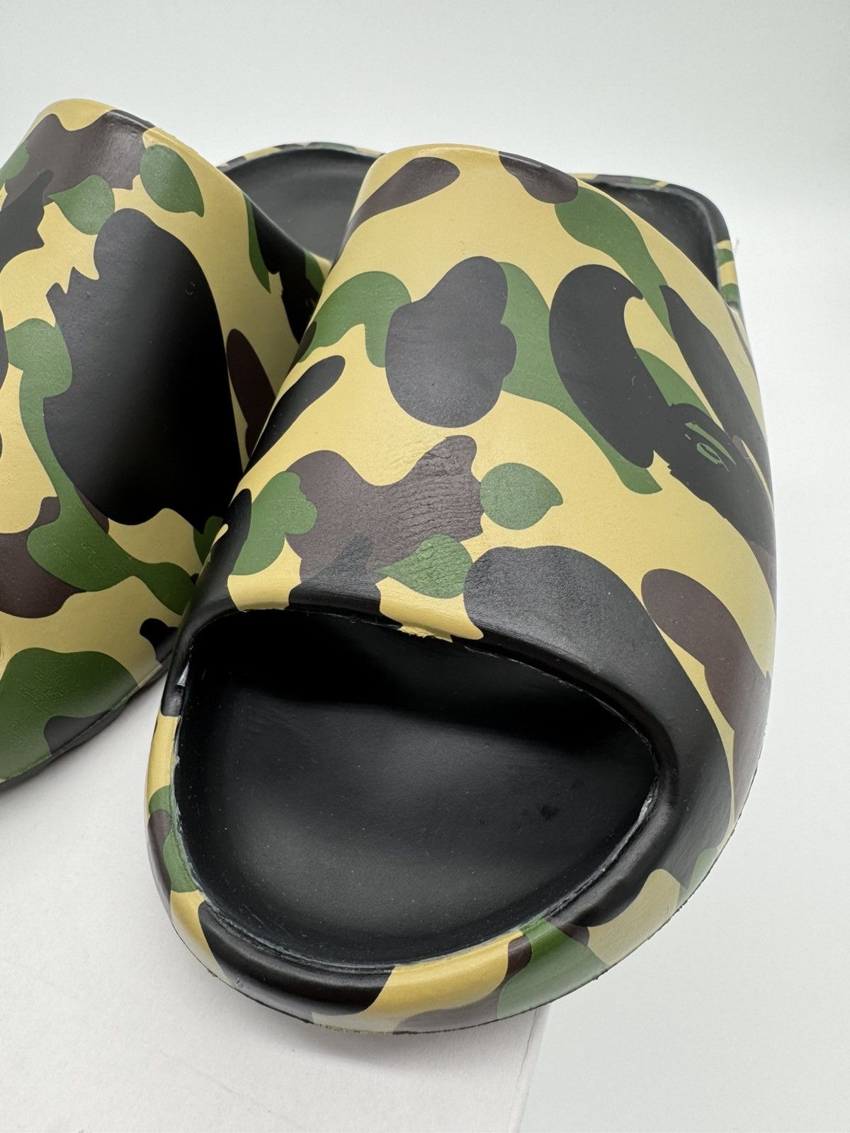 Bape Bape 1st camo slides ‘yellow’ Size US 8 / EU 41 - 5 Thumbnail