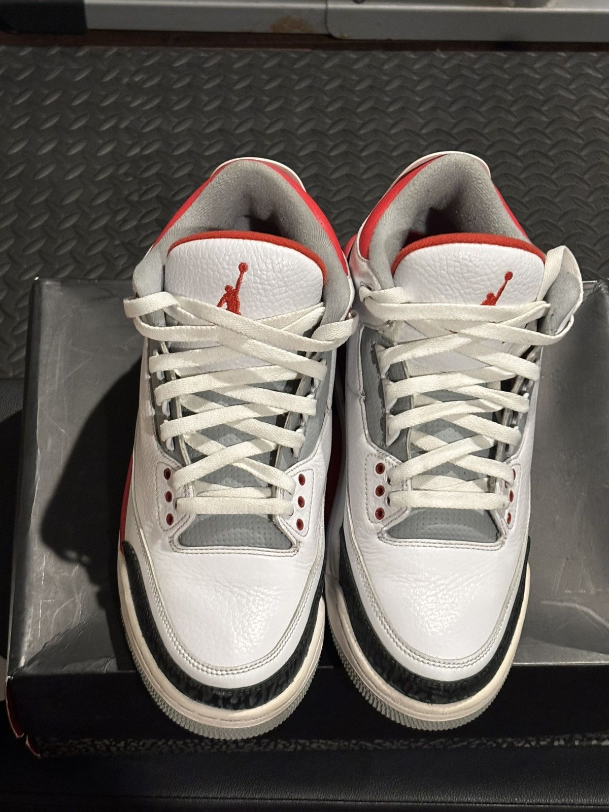Jordan Brand Fired Red 3 Size US 11 / EU 44 - 9 Thumbnail