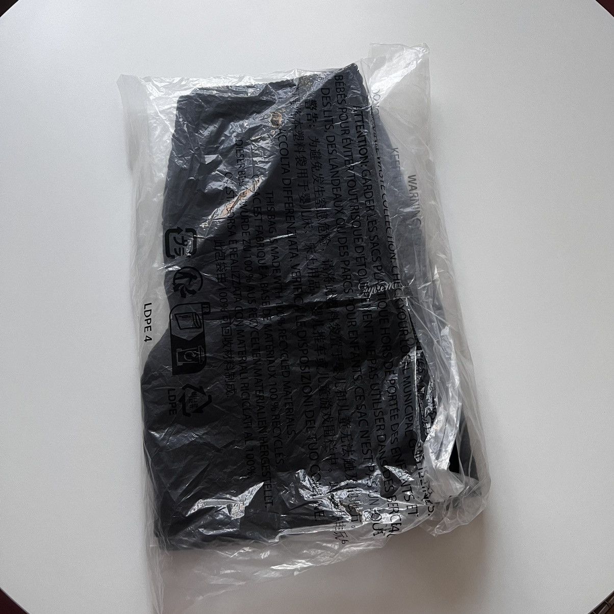Supreme Supreme Patchwork Velour Short Black L Size US 34 / EU 50 - 12 Thumbnail