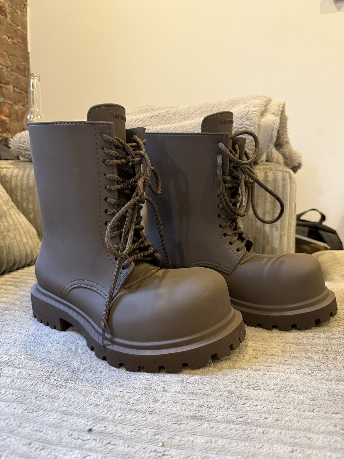 Balenciaga Steroid Boot High Size 40 BNIB - Brown BALENCIAGA Chocolate Brown Leather Round Toe Chunky Block  main image 4