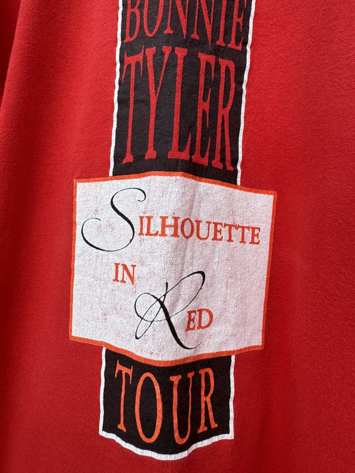 Band Tees Vintage Bonnie Tyler 1994 Silhouette in Red Rare T shirt Tee Size US XL / EU 56 / 4 - 9 Thumbnail