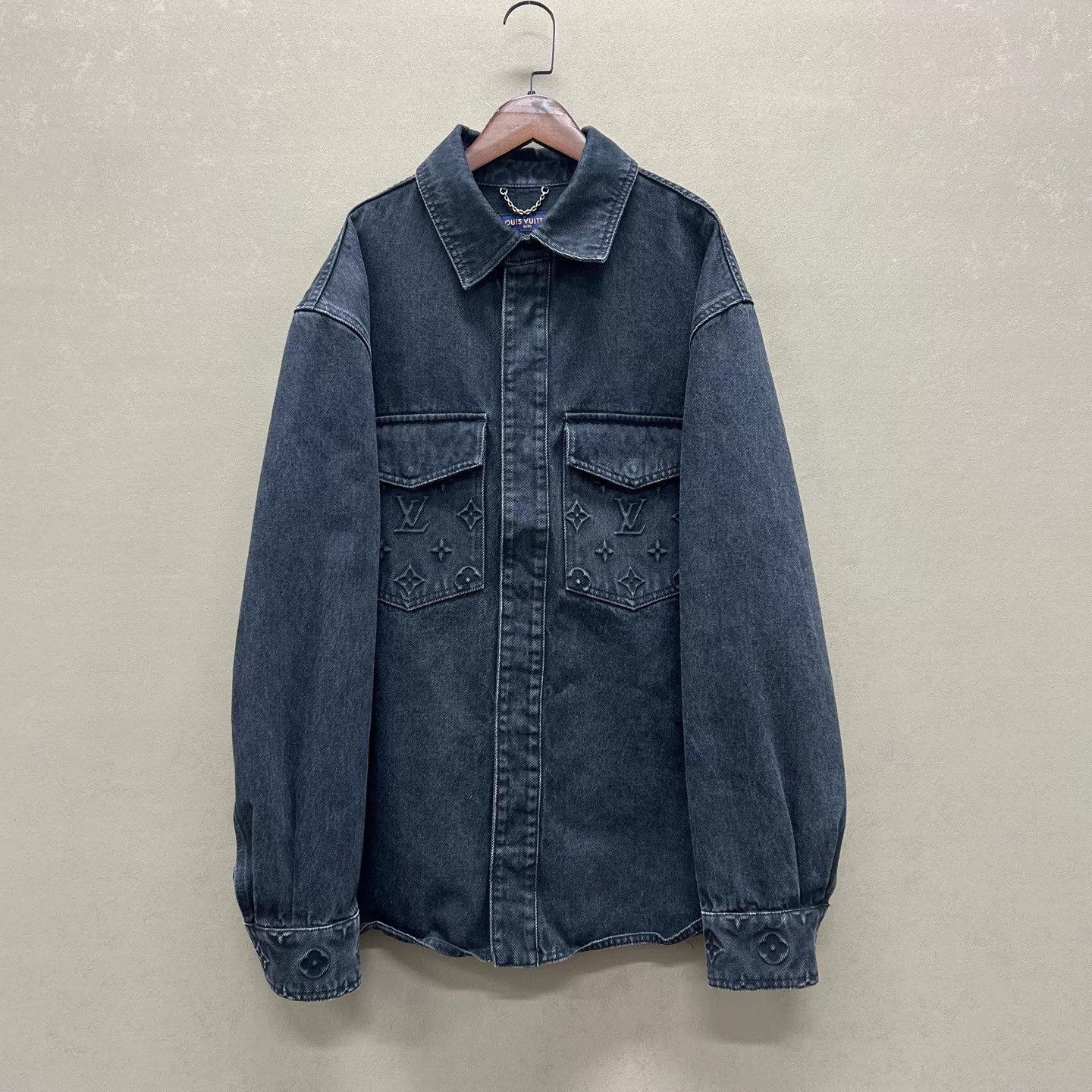 Louis Vuitton LV embossed logo black denim jacket M like new Size M / US 6-8 / IT 42-44 - 1 Thumbnail