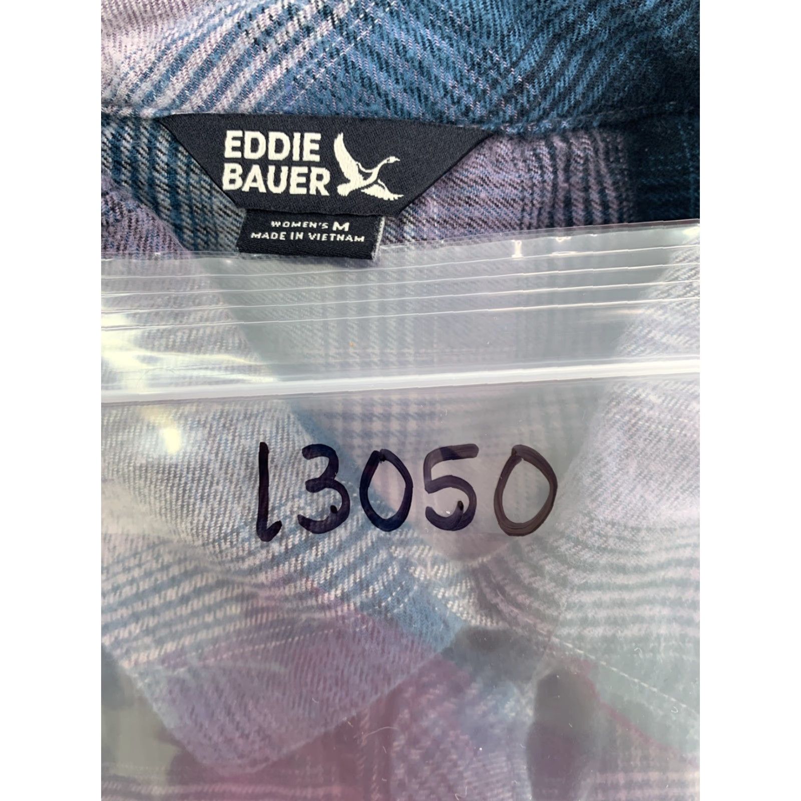 Eddie Bauer VINTAGE Eddie Bauer Purple Blue Lightweight Flannel Shirt Outdoor Hiking Medium Women’s Size M / US 6-8 / IT 42-44 - 7 Thumbnail