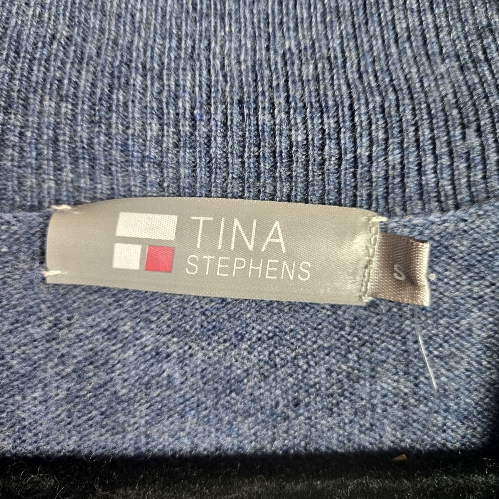 Vintage Tina Stephens Men’s V-neck Blue Cashmere Sweater Size S Regular Knit Pullover Solid Blue 2000s? Size US S / EU 44-46 / 1 - 7 Thumbnail