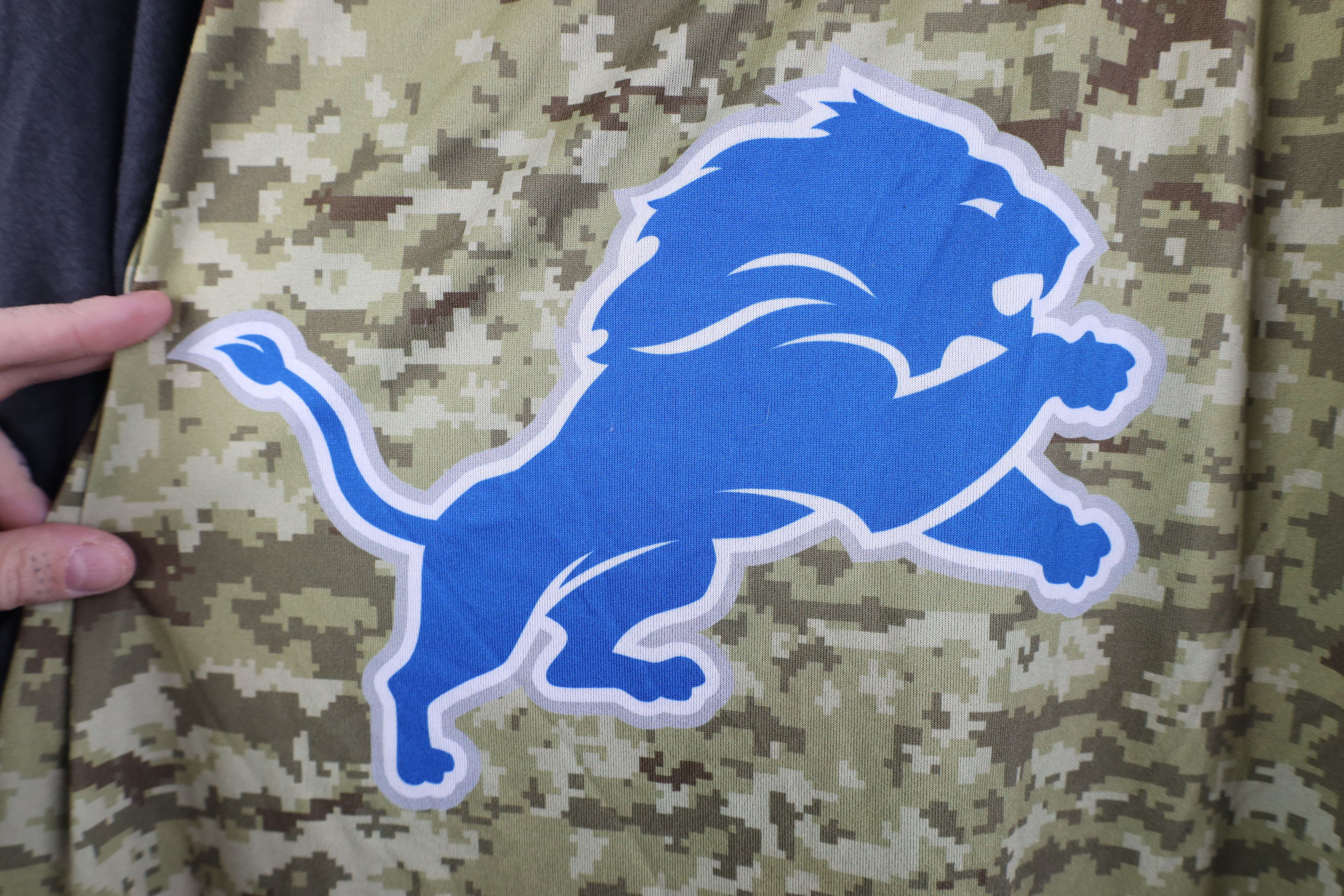 Nike Nike Salute To Service Detroit Lions 3/4 Sleeve T-Shirt Size US XL / EU 56 / 4 - 5 Thumbnail