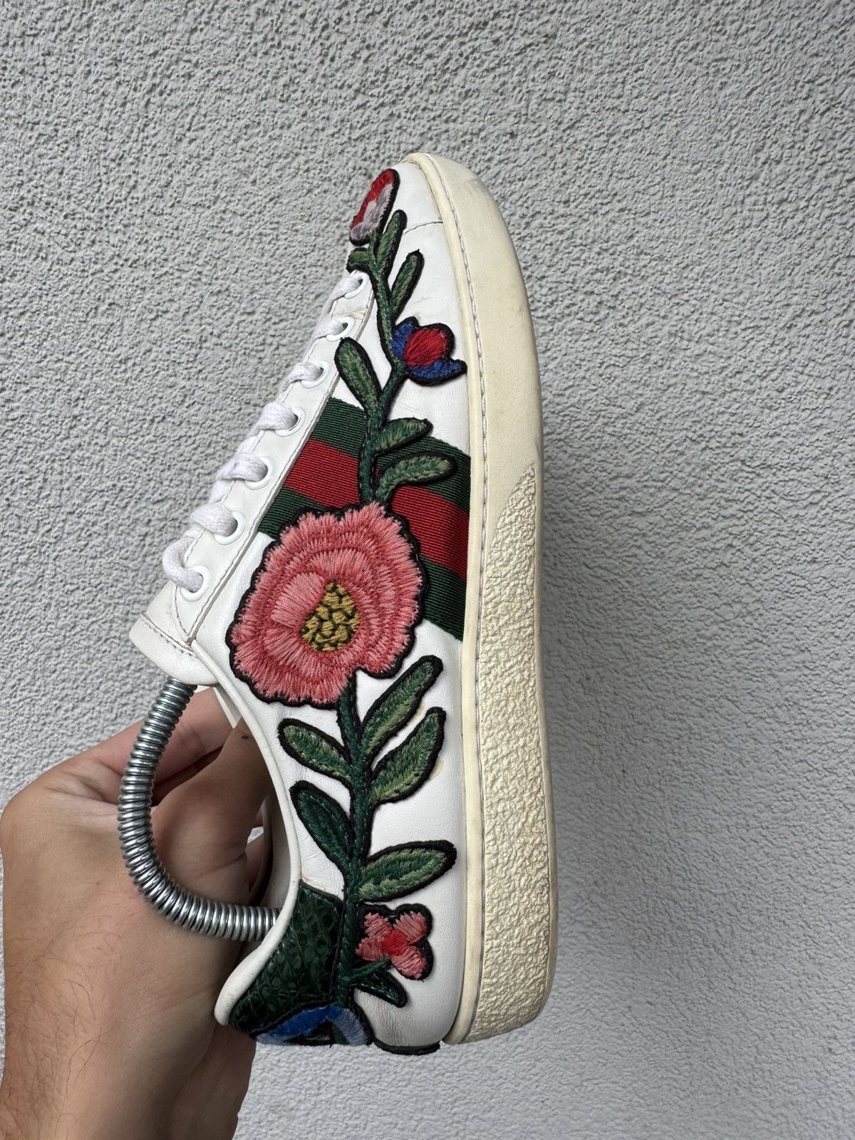 Gucci Gucci Authentic White Floral sneakers Size 36 Size US 6 / IT 36 - 8 Thumbnail
