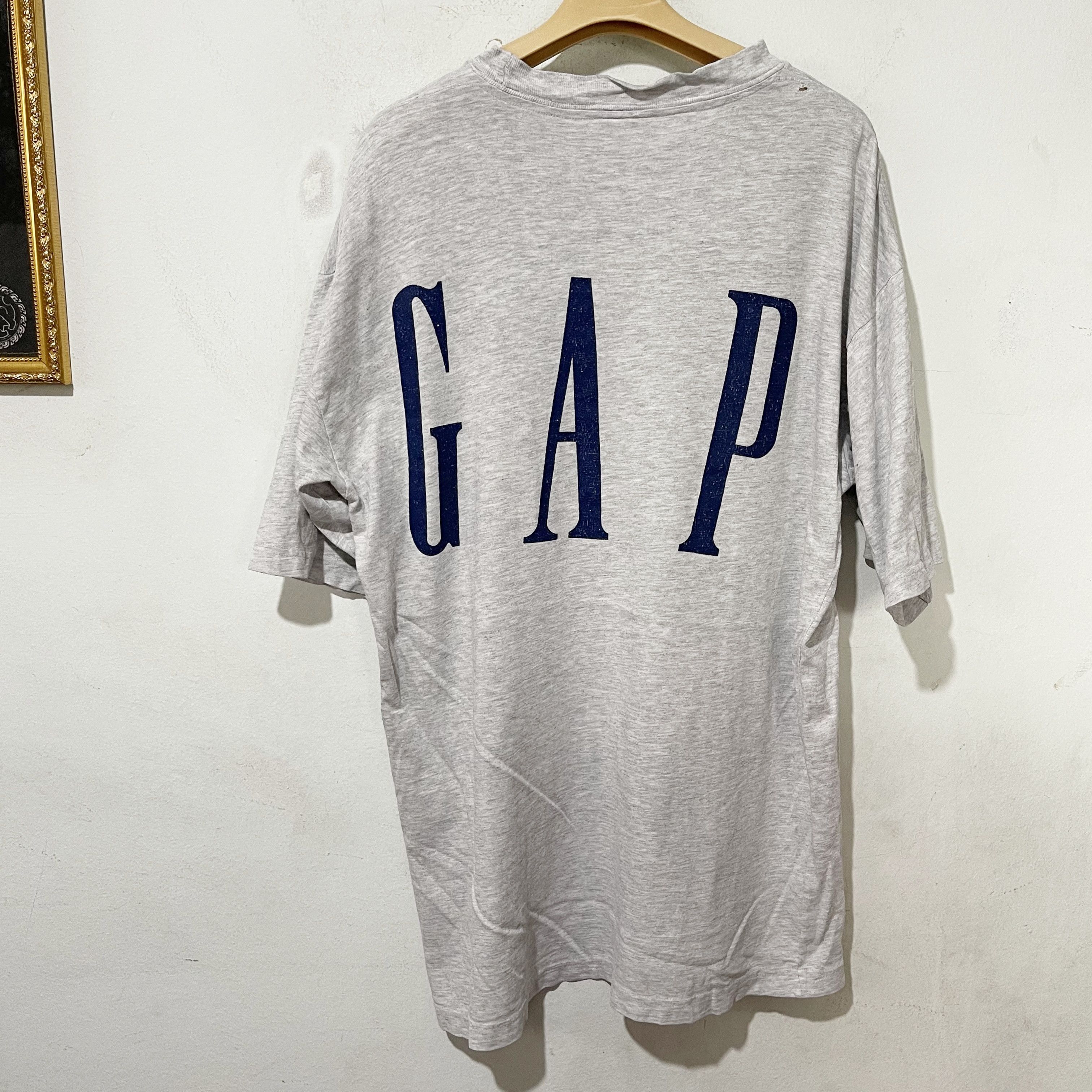 Vintage 90s Gap Pocket T-Shirt