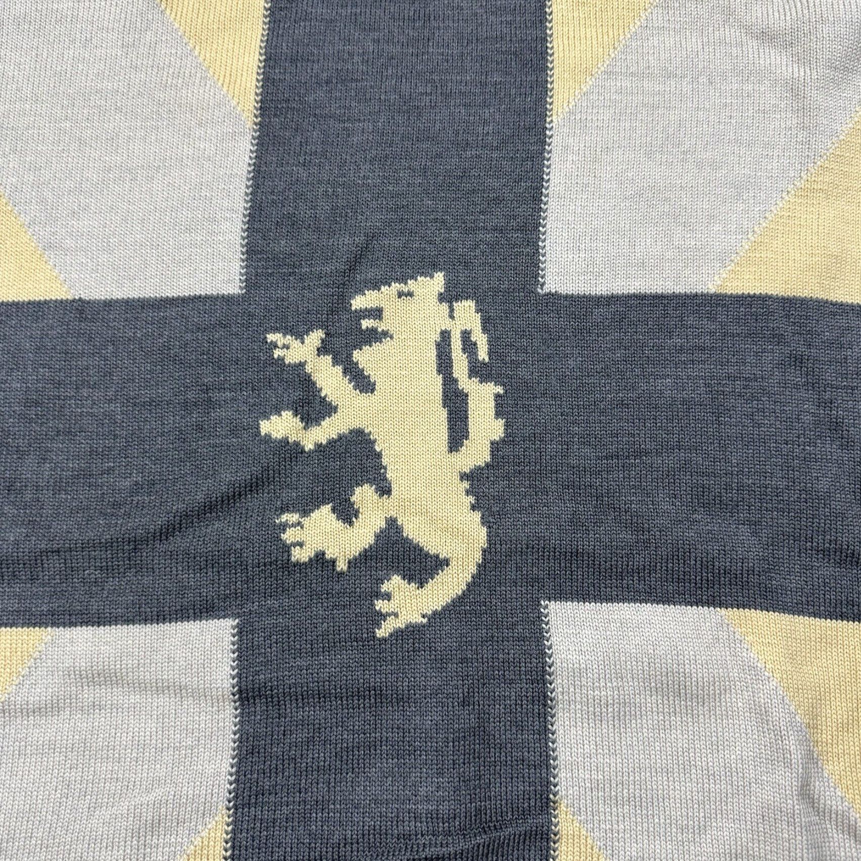 Pringle Of Scotland VINTAGE Pringle of Scotland Gold Crest Logo 100% Wool Knit Sweater Mens 44 Classic Crew Neck Long Sleeve Size US XXL / EU 58 / 5 - 2 Thumbnail