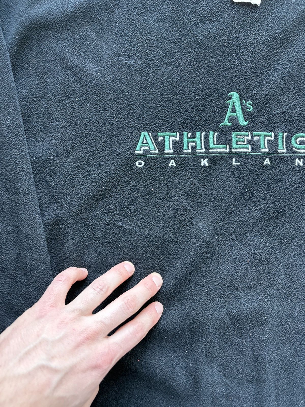 Vintage Vintage Y2K Oakland A’s MLB Fleece Sweatshirt Baggy Fit Size US XL / EU 56 / 4 - 5 Thumbnail