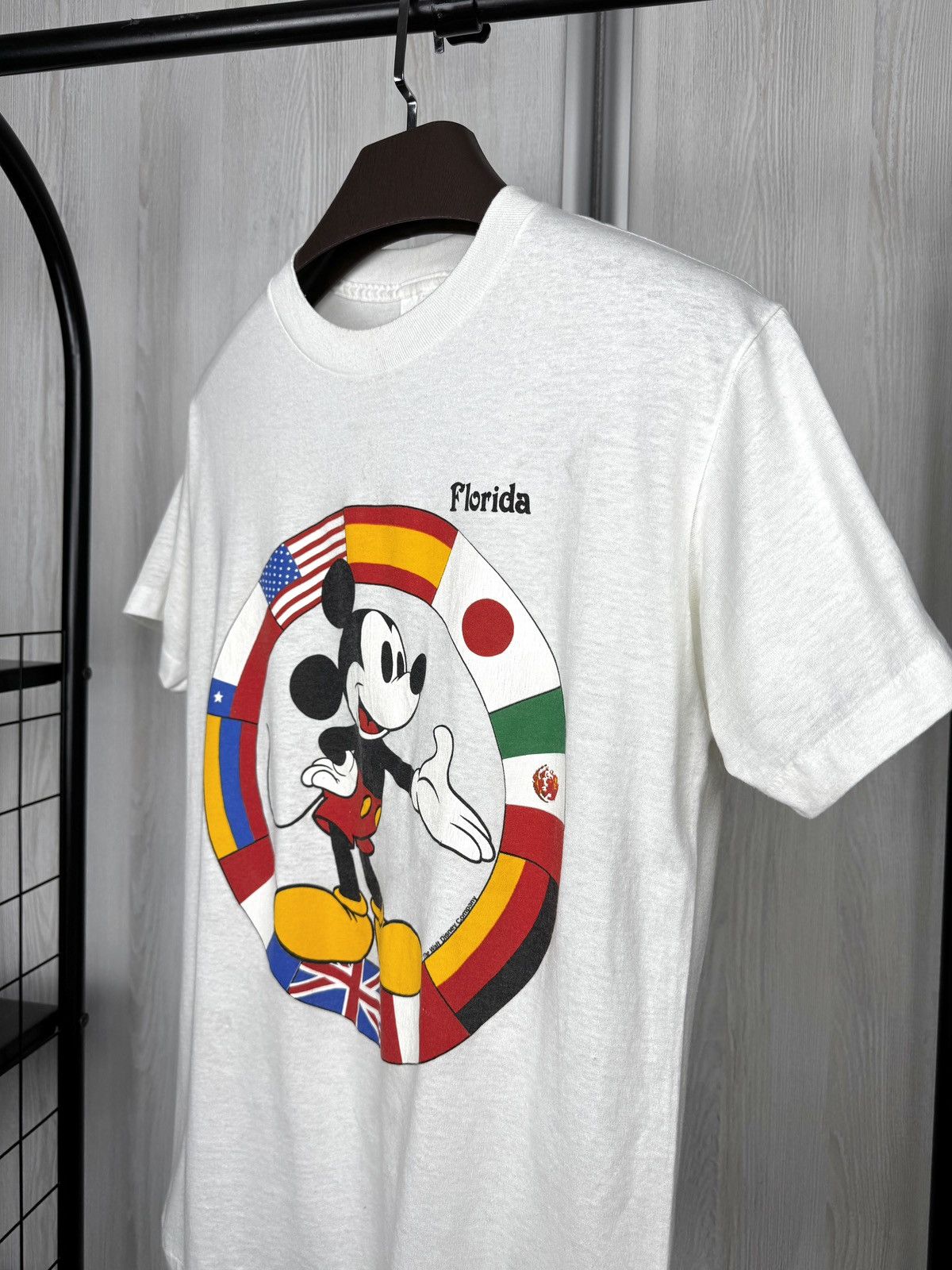 Vintage Vintage Sherry 80s Mickey Mouse Florida made in USA tee Size US L / EU 52-54 / 3 - 6 Thumbnail