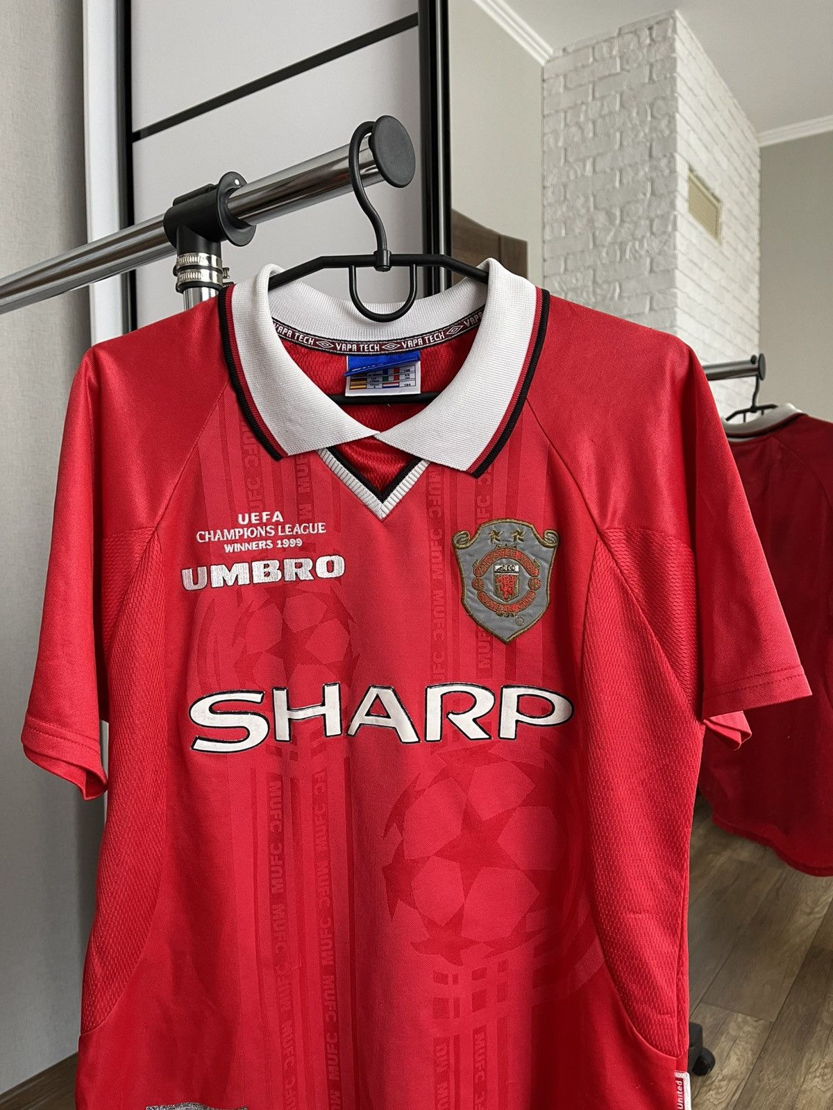 Umbro 1999/2000 Umbro Manchester United Vintage Soccer Jersey Tee Size US S / EU 44-46 / 1 - 5 Thumbnail