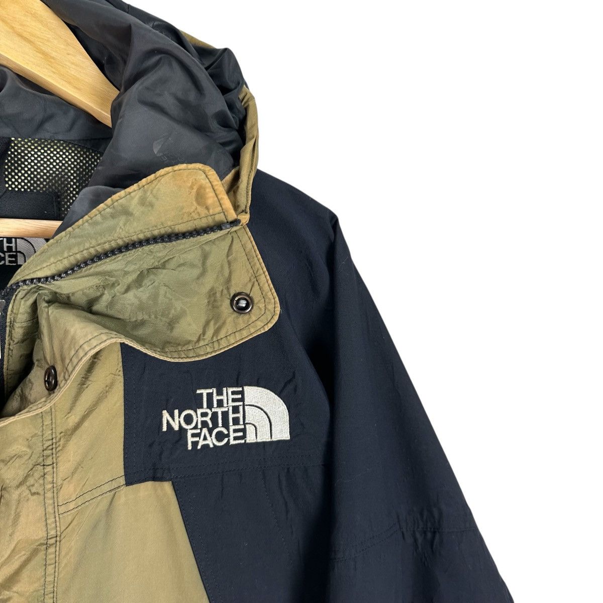 The North Face THE NORTH FACE GORETEX HOODIE LIGHT JACKET Size US M / EU 48-50 / 2 - 7 Thumbnail