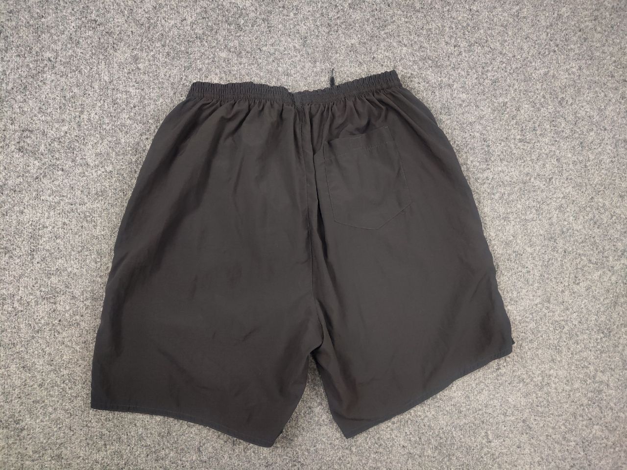 Nike Vintage 90's Nike Gray Nylon Swoosh Pocket Casual Shorts Y2K Size US 34 / EU 50 - 7 Thumbnail