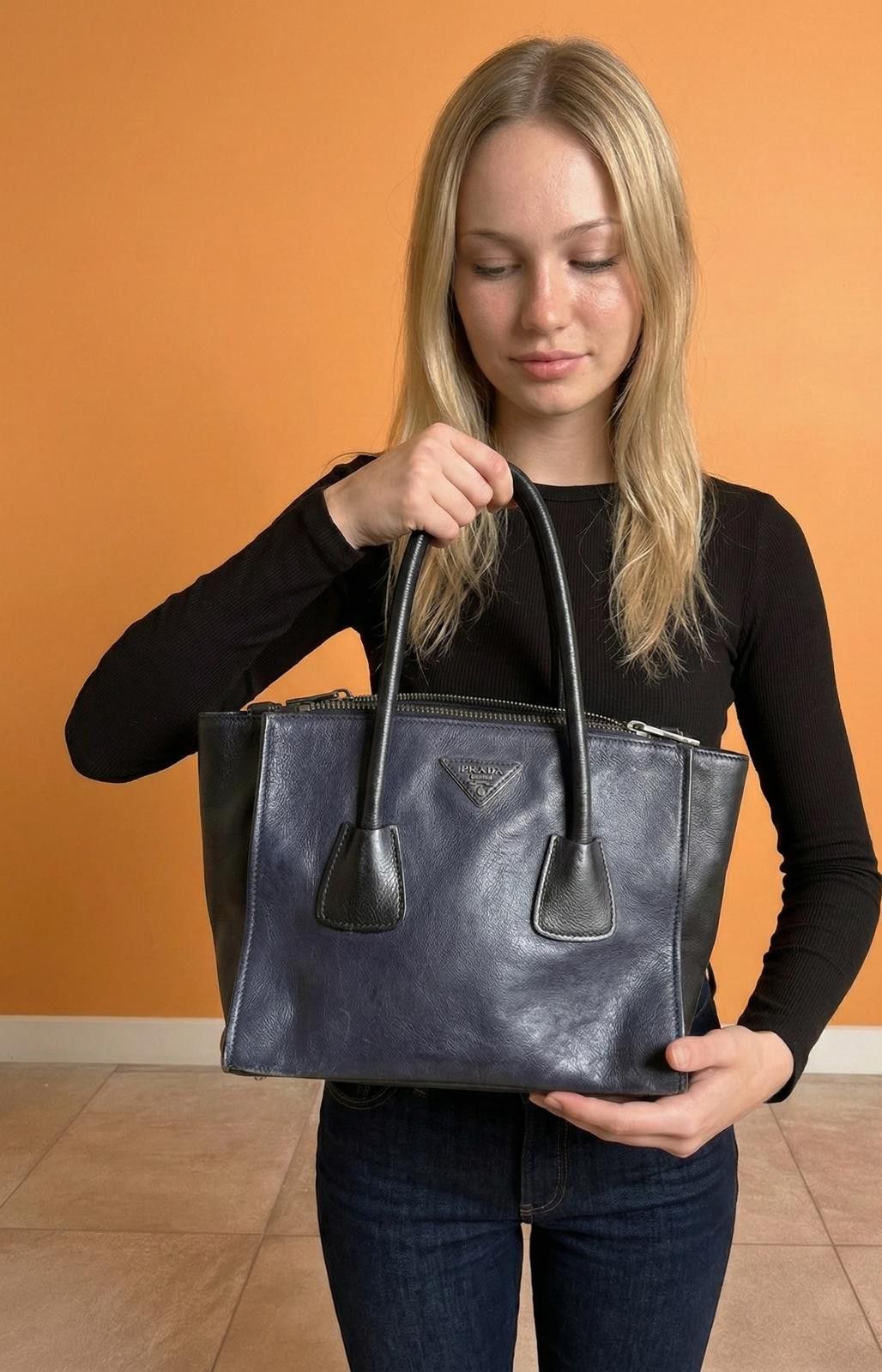 Prada Prada - Black Leather Tote Bag with Shoulder Strap Size ONE SIZE - 1 Thumbnail