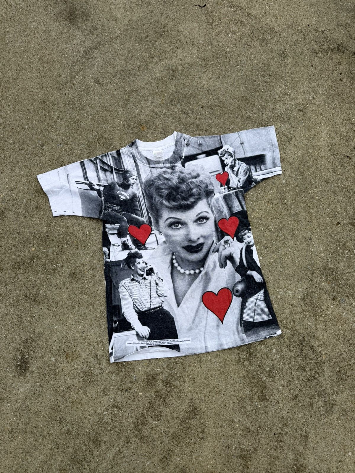 Vintage I love lucy all over print tee Size US M / EU 48-50 / 2 - 4 Thumbnail