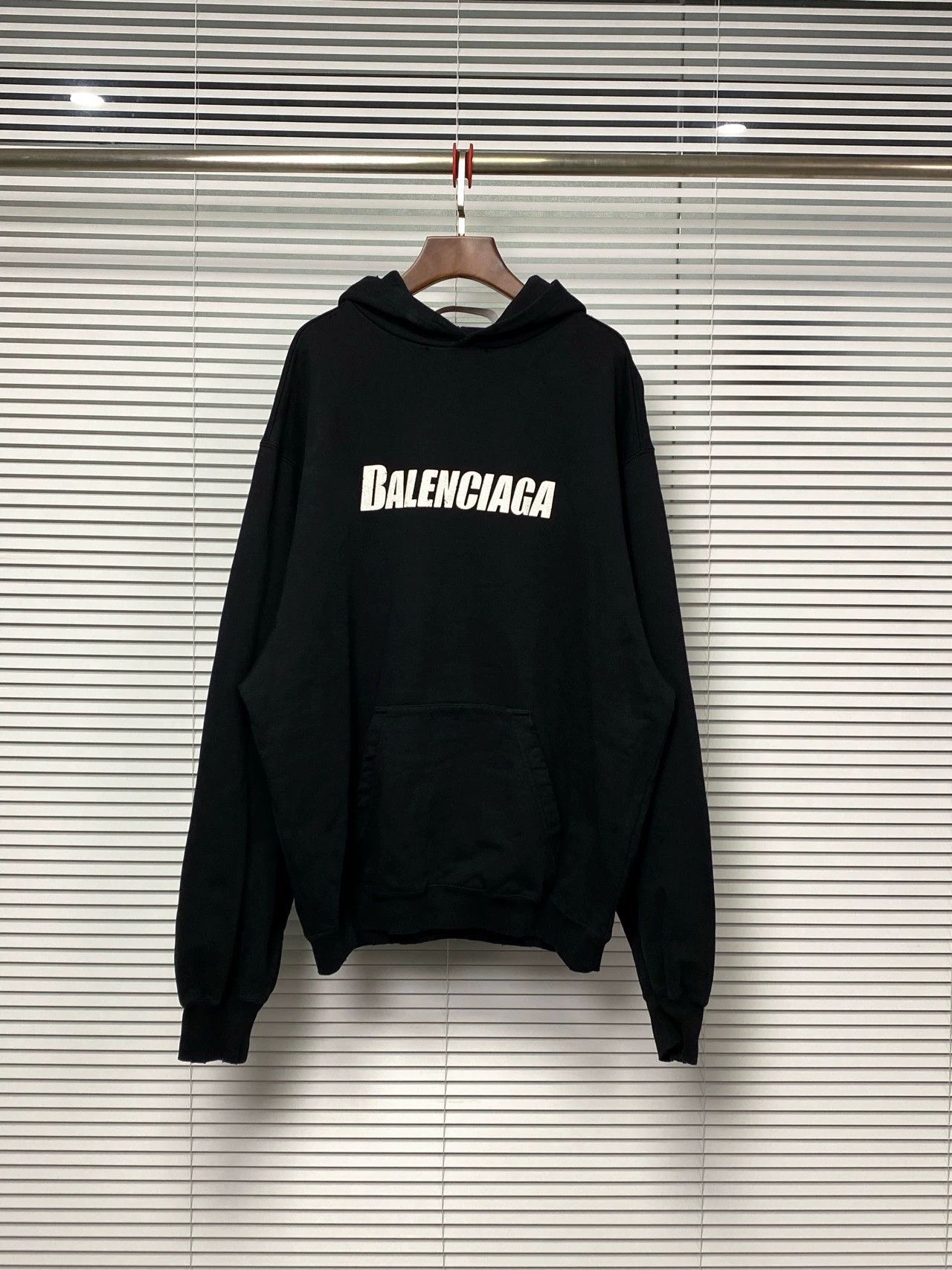 Balenciaga Balenciaga hooded sweatshirt with letter print Size US XXS / EU 40 - 1 Thumbnail