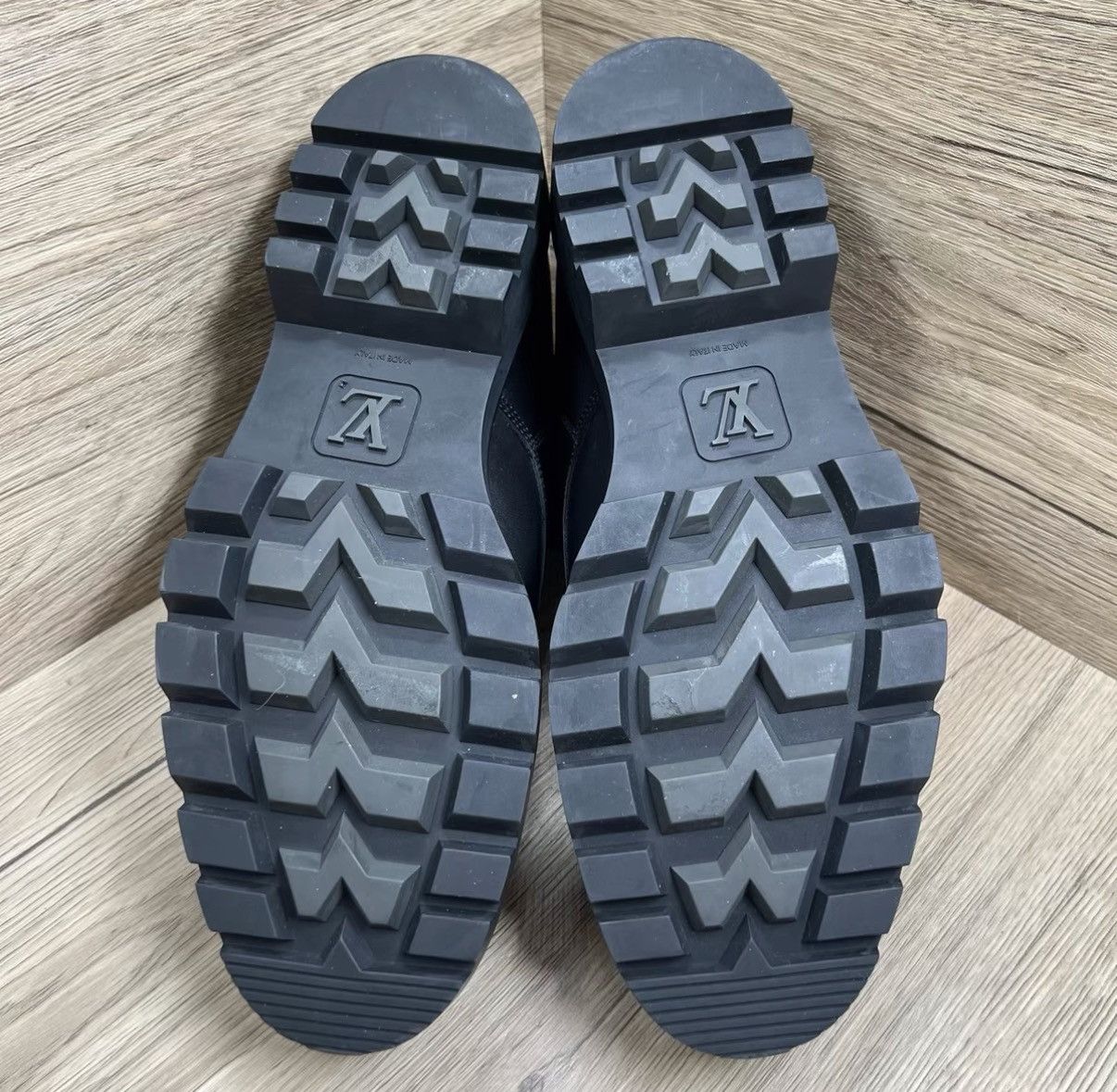 Louis Vuitton Louis Vuitton Damier Graphite Black Logo Ankle Boots J41 Size US 9.5 / EU 42-43 - 5 Thumbnail