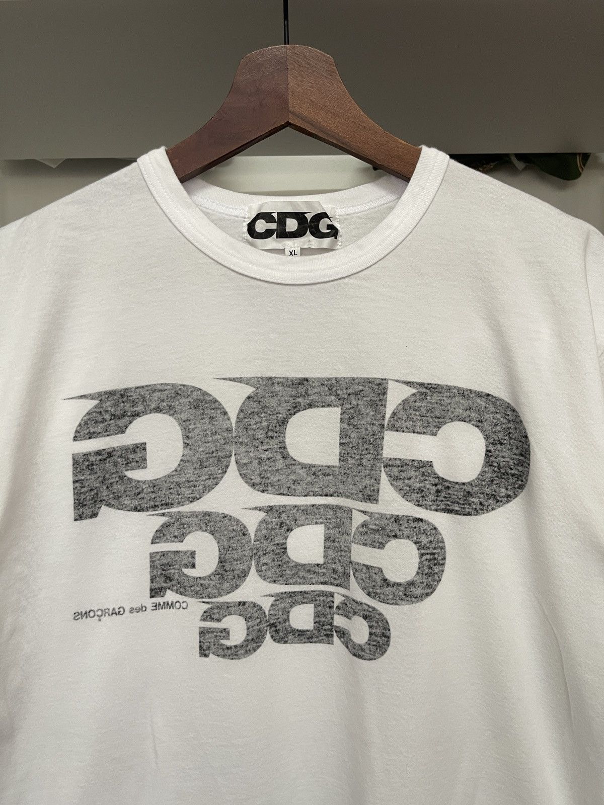 CDG by Comme des Garcons CDG CDG CDG by Comme des Garcons reverse print Tee Size US XL / EU 56 / 4 - 4 Thumbnail