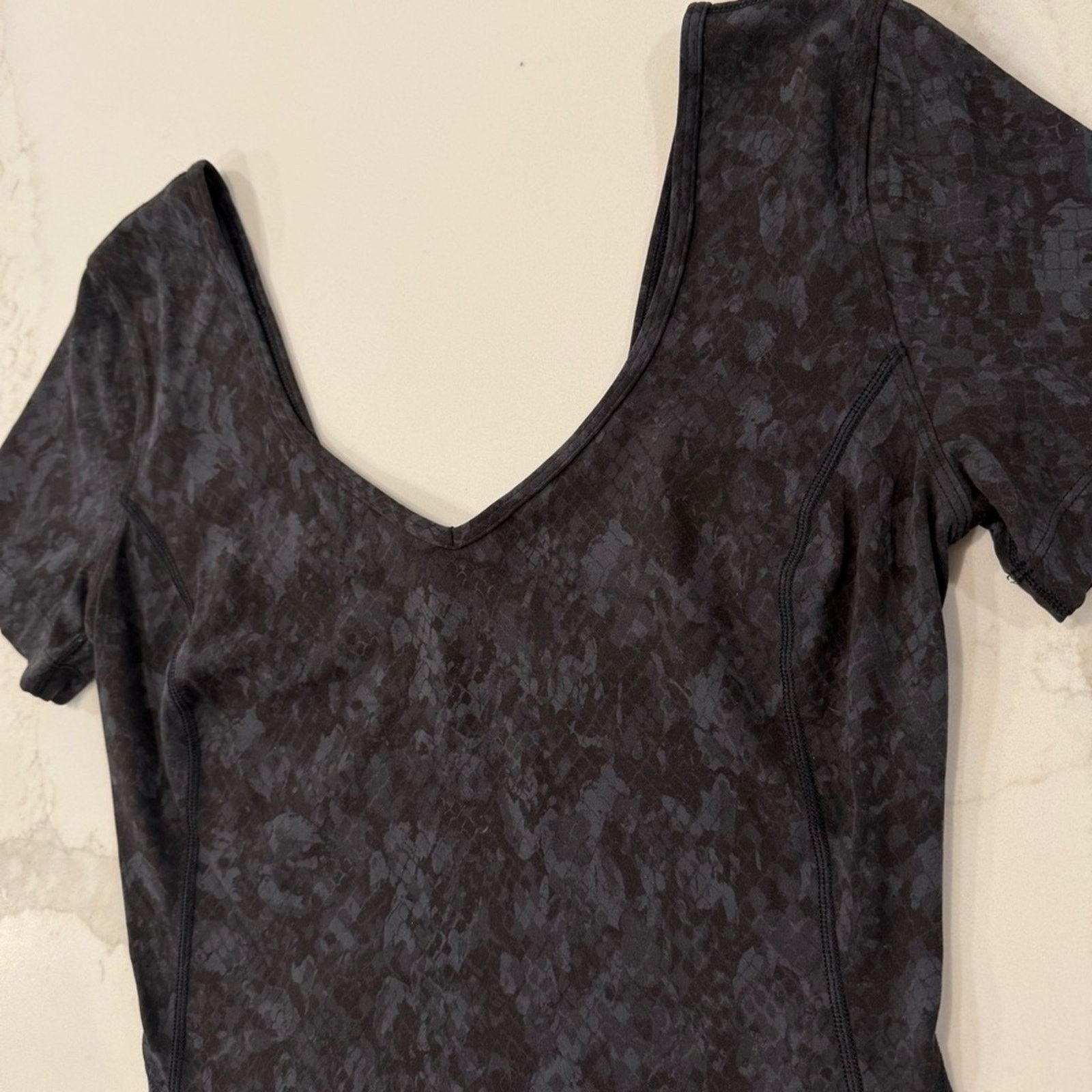 Lululemon Lululemon Align TShirt Hideaway Camo DeepCoal Multi Womens 6 Size M / US 6-8 / IT 42-44 - 6 Thumbnail