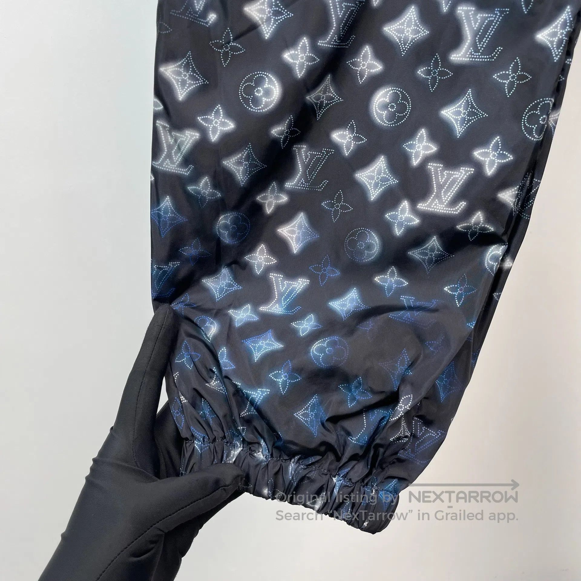 Louis Vuitton Louis Vuitton Color-changing gray-blue printed LOGO old pa Size US 36 / EU 52 - 5 Thumbnail