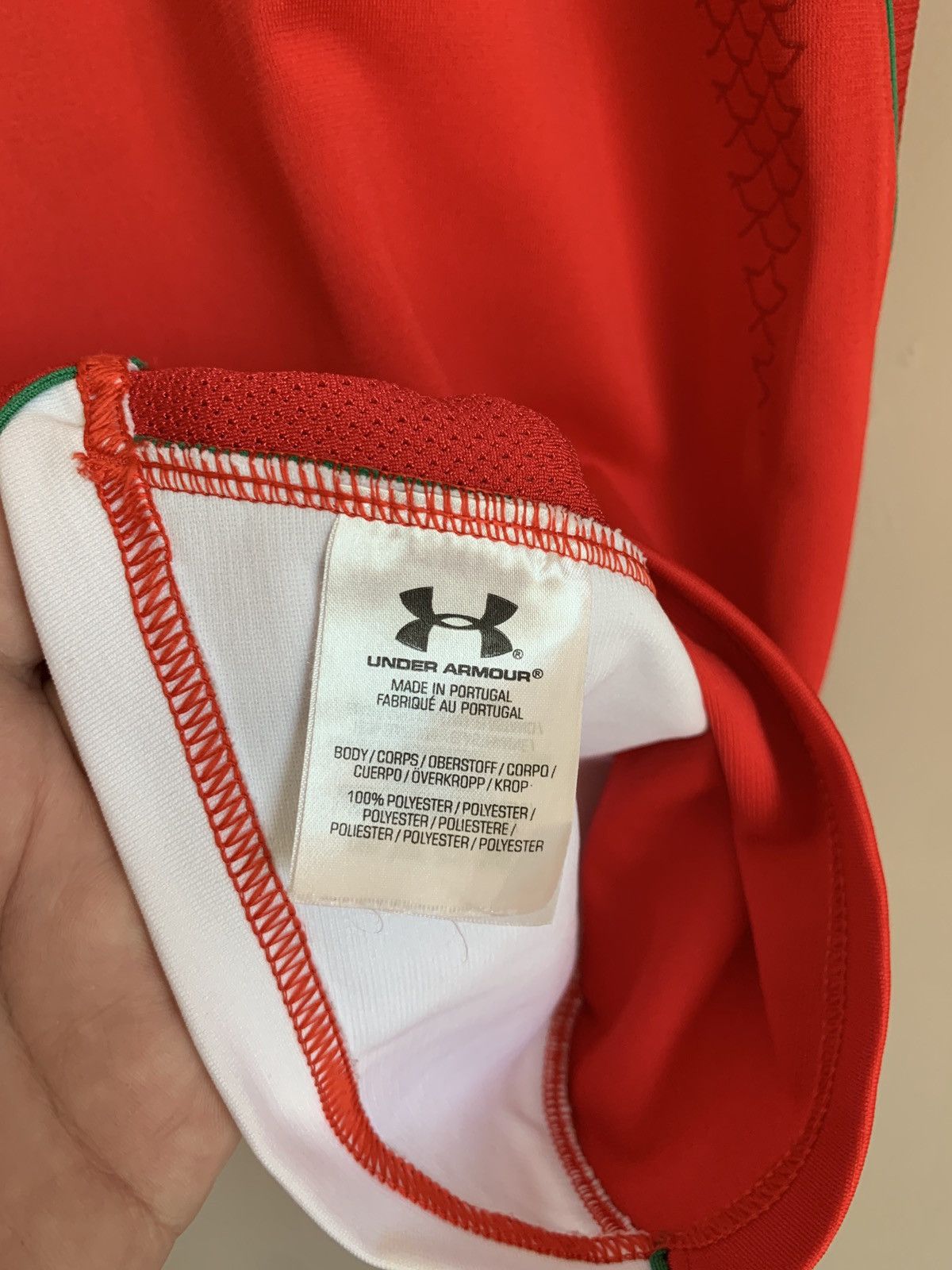 Under Armour Wales 2008 Home Rugby Union Shirt Under Armor Jersey Size L Size US L / EU 52-54 / 3 - 9 Thumbnail