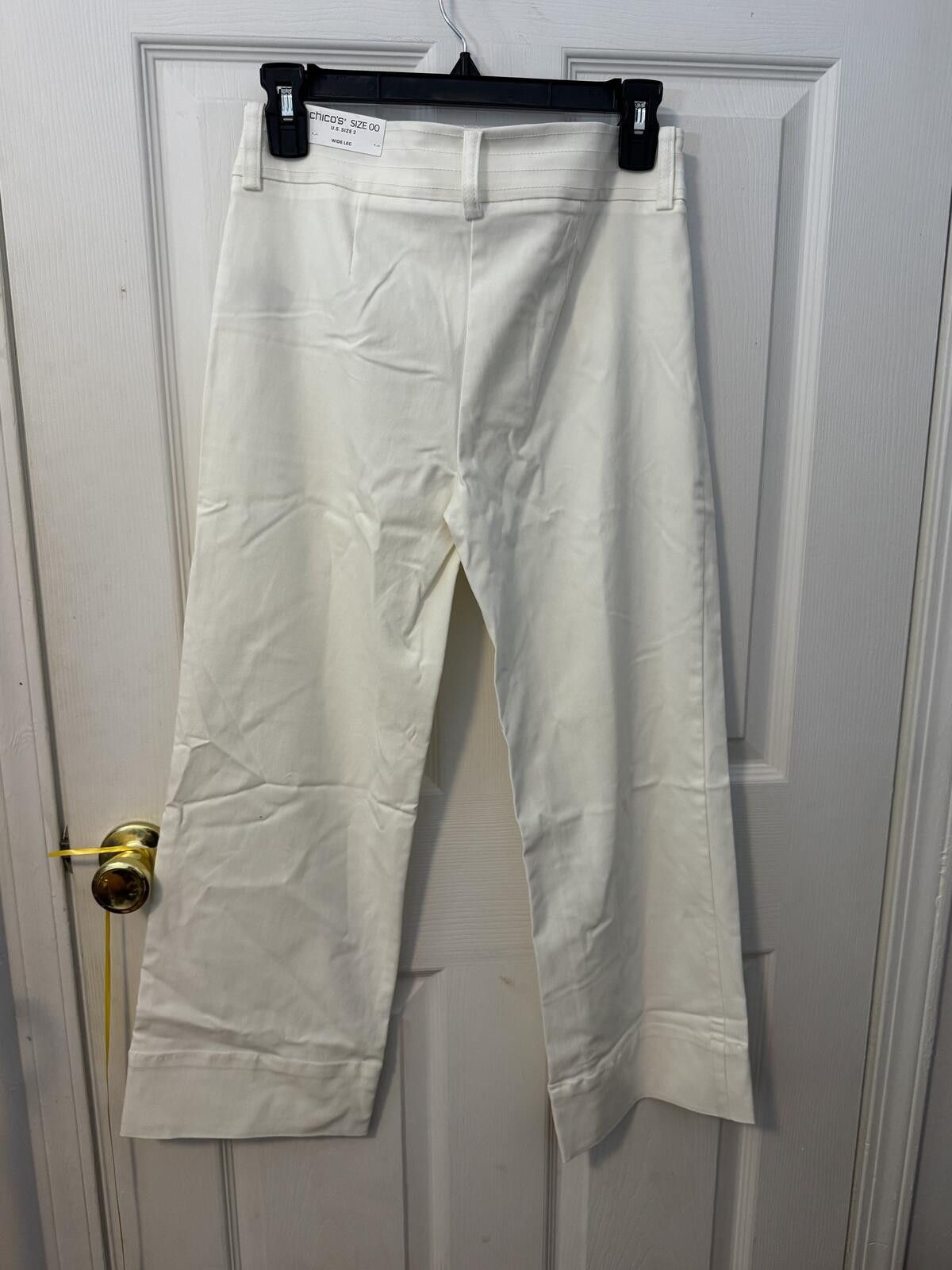 Chicos NWT Chicos Wide Leg Crop Pants in Alabaster, Size 00 Size 24" / US 00 / IT 34 - 5 Thumbnail
