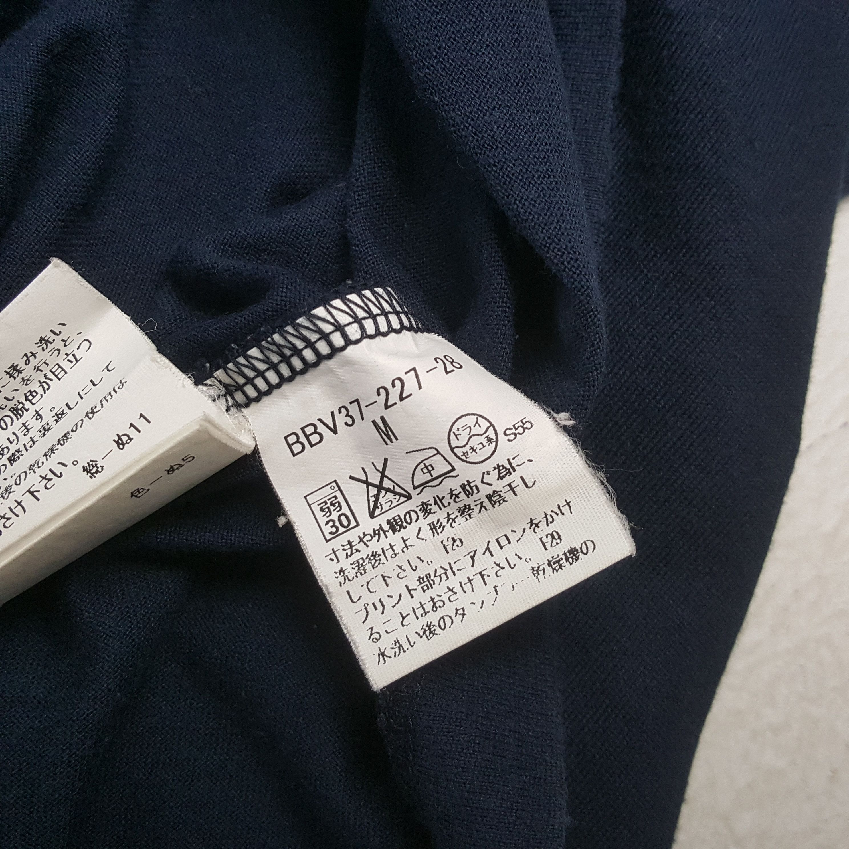 Burberry BURBERRY LONDON Fashion Brand Custom Art Tshirt C285N54 Size US L / EU 52-54 / 3 - 6 Thumbnail