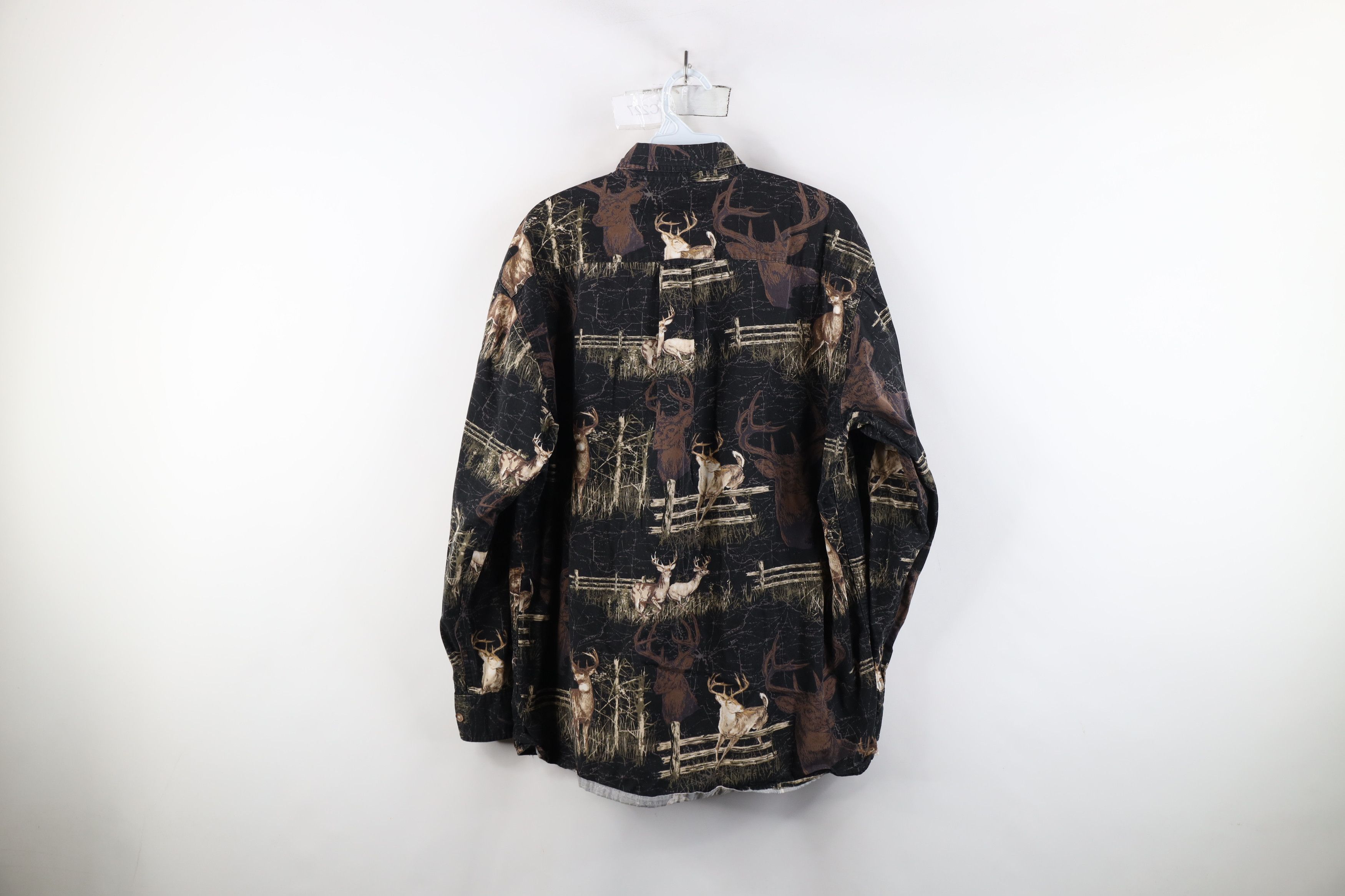 Vintage Vintage 90s Streetwear Deer Buck All Over Print Button Shirt Size US M / EU 48-50 / 2 - 10 Thumbnail