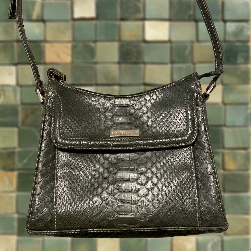 Liz Claiborne VINTAGE Liz Claiborne Satchel/Top Handle Bag Green Faux Leather Croc Embossed Small Womens Purse Size ONE SIZE - 1 Thumbnail