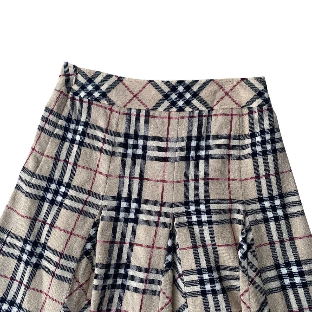Burberry ‼️LAST DROP‼️Burberry London Iconic Nova check Pleated Skirt Size 26" / US 2 / IT 38 - 8 Thumbnail