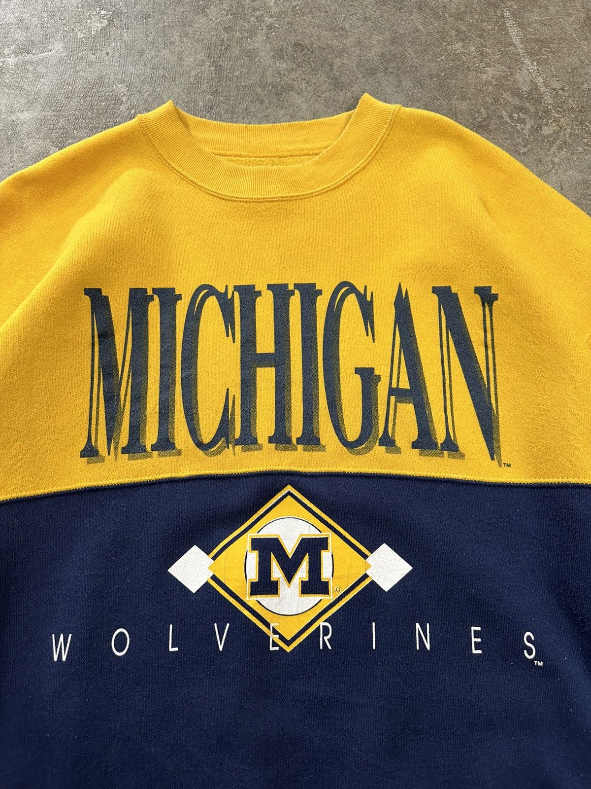 Vintage Vintage 90s Dodger Michigan Wolverines Sweatshirt Size US XL / EU 56 / 4 - 4 Thumbnail