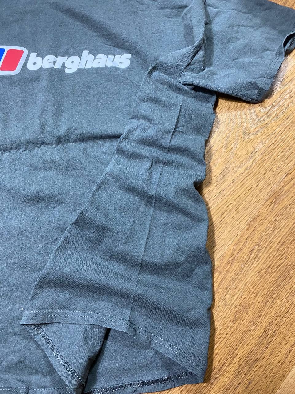 Berghaus Vintage Berghaus T-shirts Logo 90s Y2K USA Size US XL / EU 56 / 4 - 7 Thumbnail