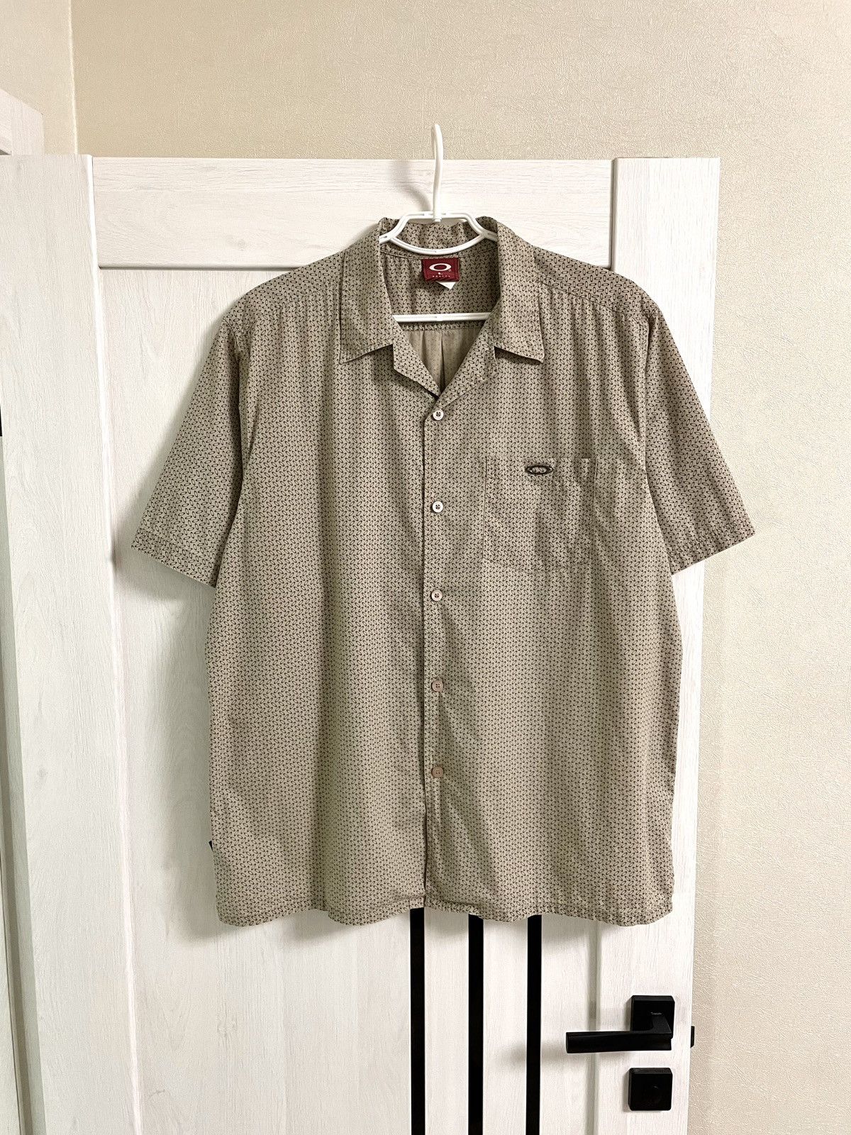 Oakley Vintage 90s Oakley Metal Logo Camp Collar Cuban Button Shirt Size US L / EU 52-54 / 3 - 2 Thumbnail