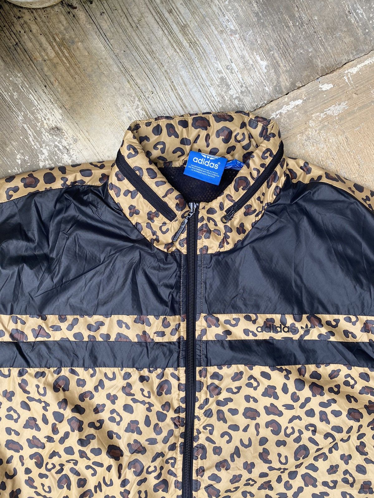 Adidas Adidas Leopard Big logo Like Jeremy Scoot Style Size US L / EU 52-54 / 3 - 4 Thumbnail