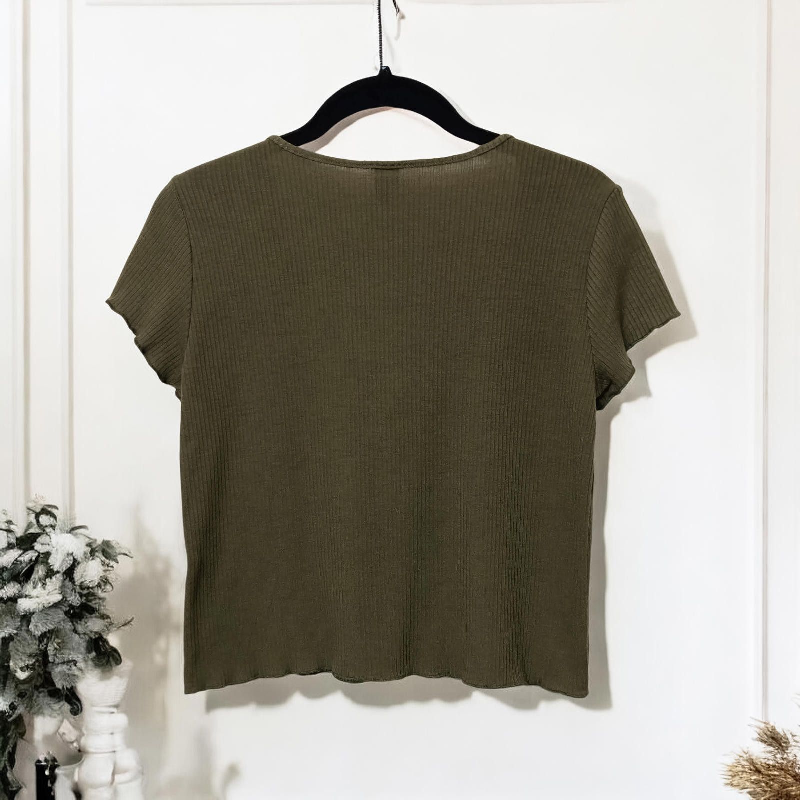 Designer Vero Moda Women's Olive Green Ribbed Tie-Front Crop Top Size XS / US 0-2 / IT 36-38 - 2 Thumbnail