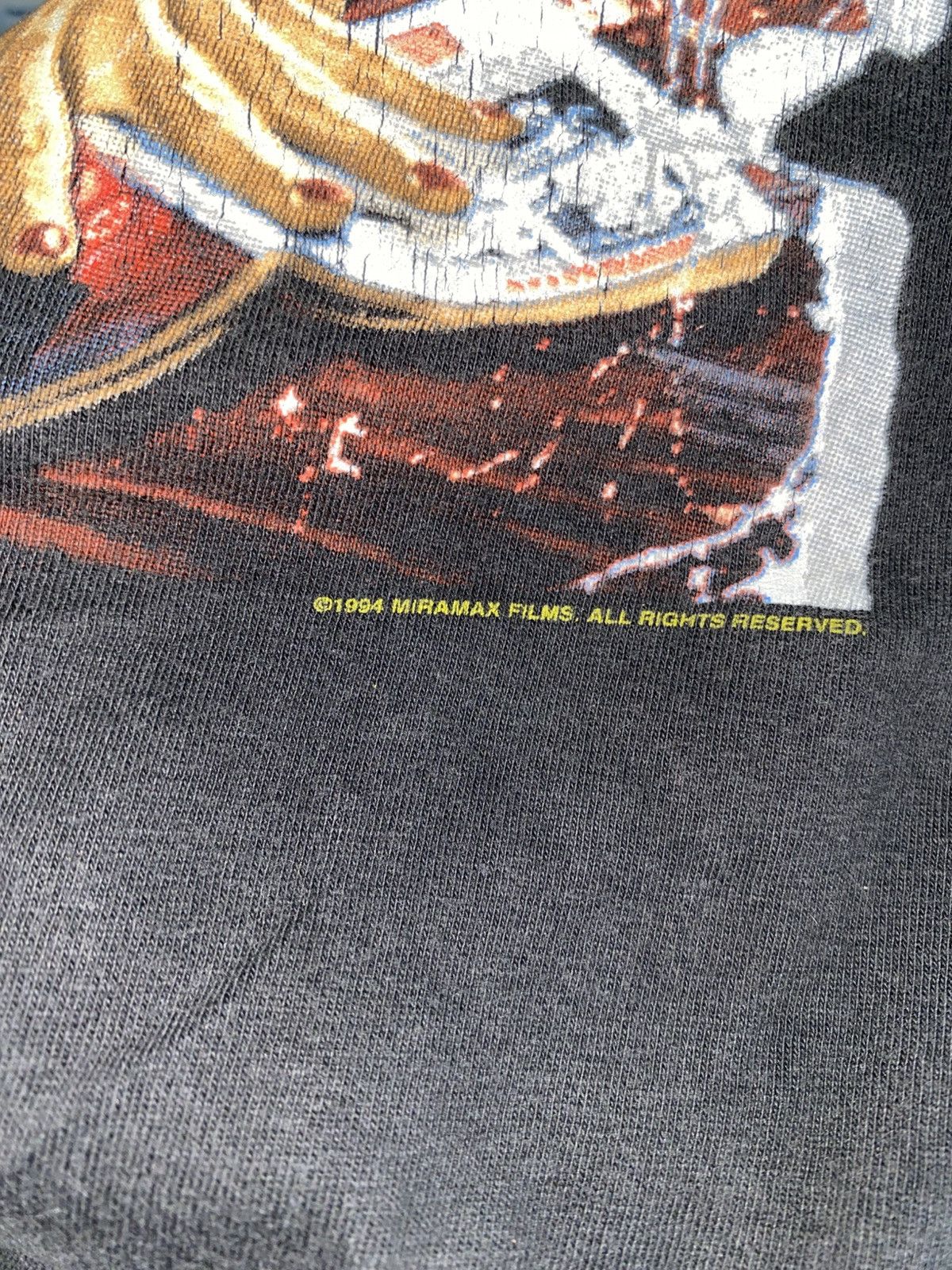 Vintage Vintage 90s Pulp Fiction Movie Tee Size US L / EU 52-54 / 3 - 4 Thumbnail