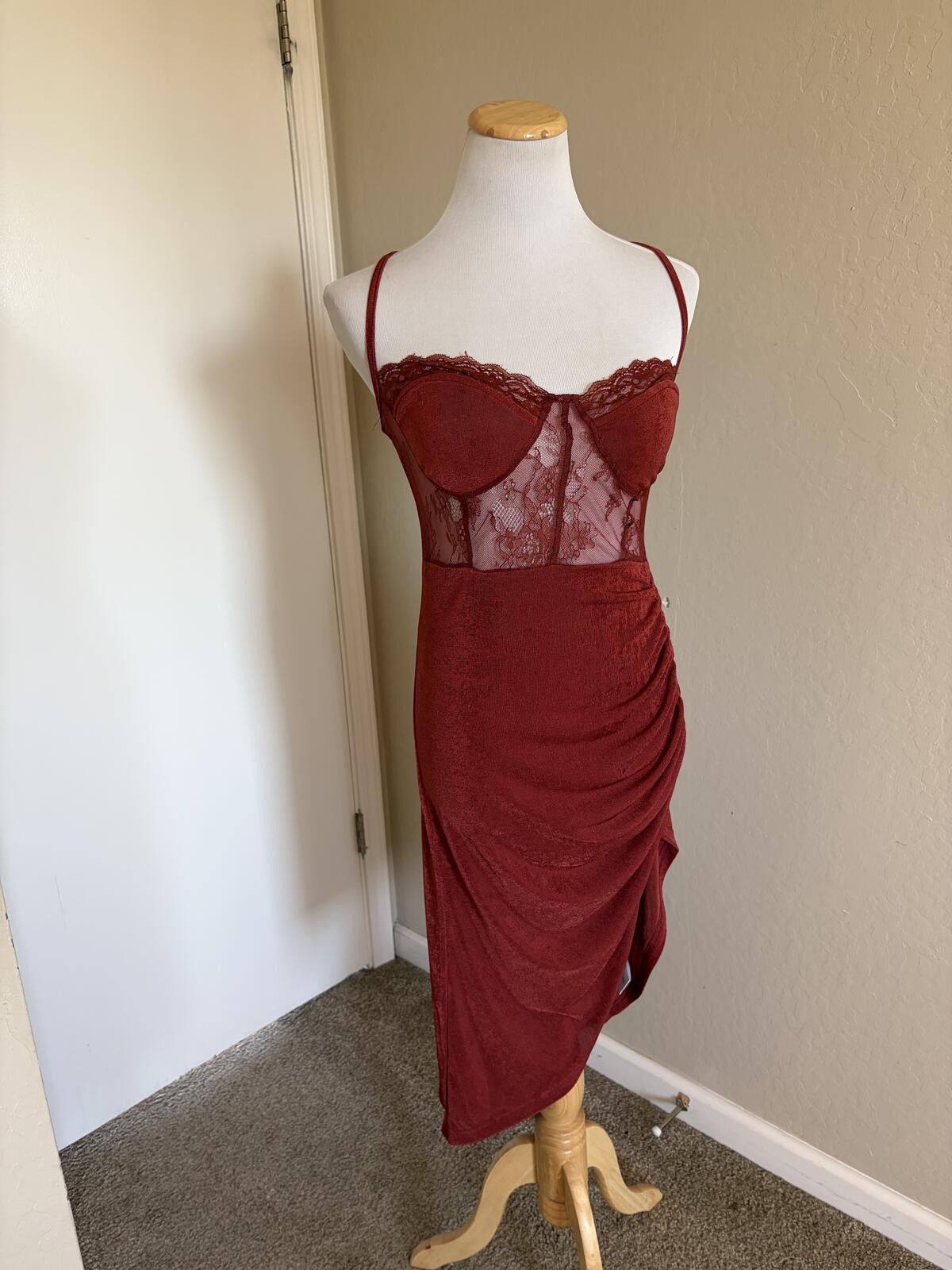 Cyderhouse Cider lace ruched split cami midi dress Size M / US 6-8 / IT 42-44 - 4 Thumbnail